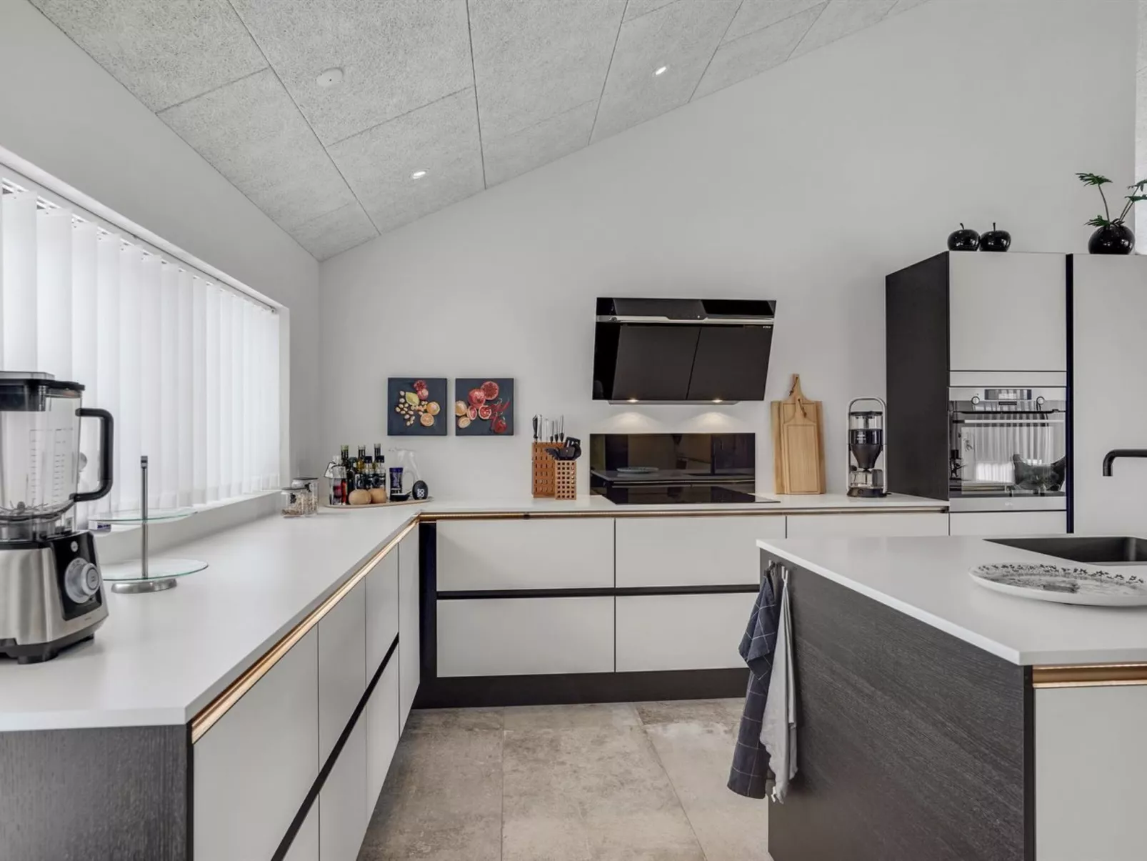 "Aaran" - 700m from the sea-Binnen