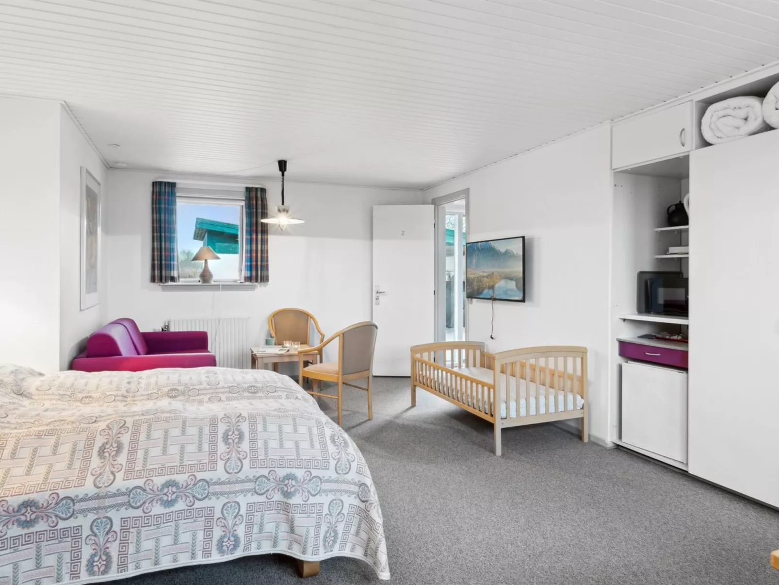 "Annli" - 800m to the fjord-Binnen