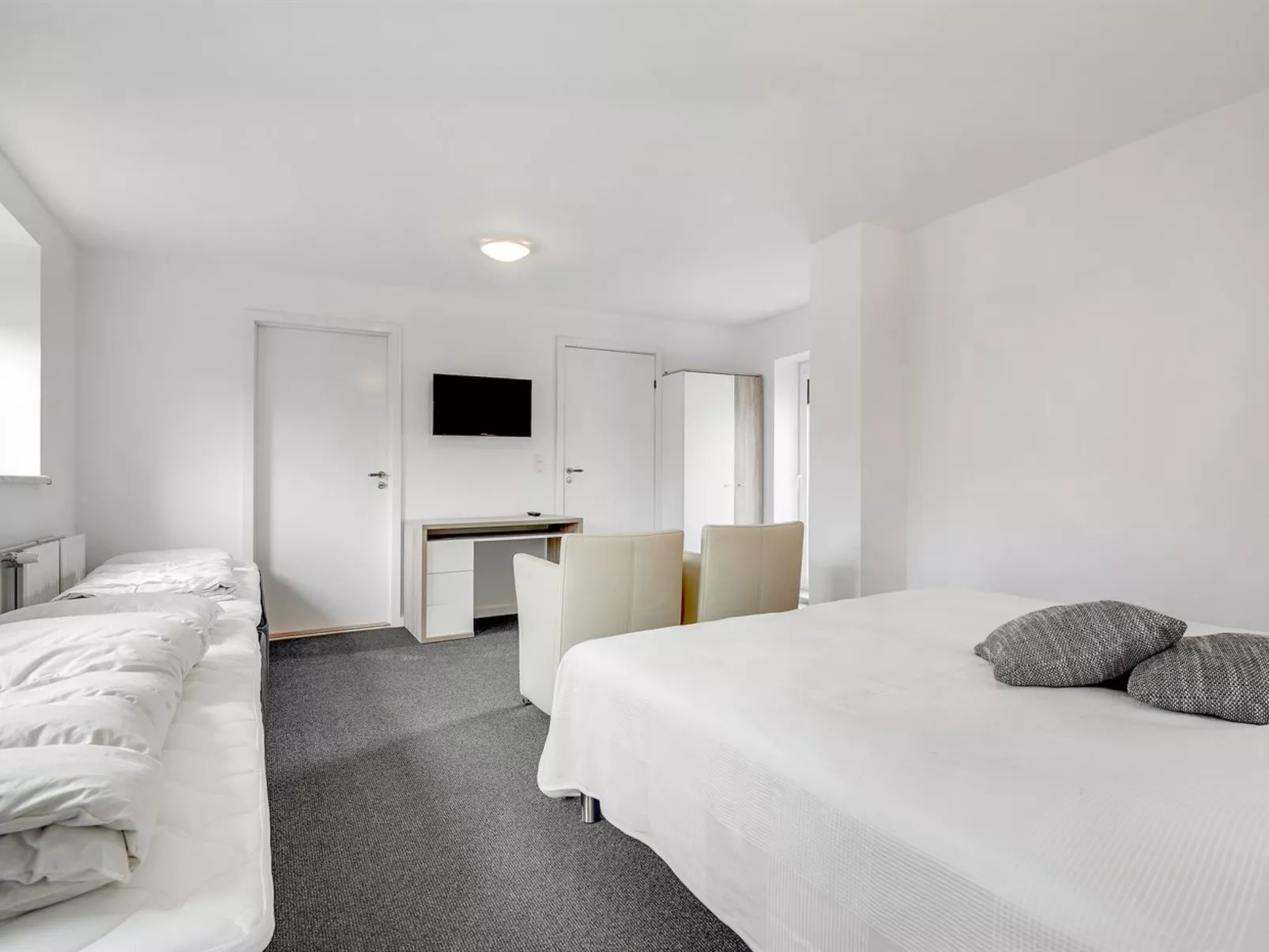 "Aliza" - 14km from the sea-Binnen