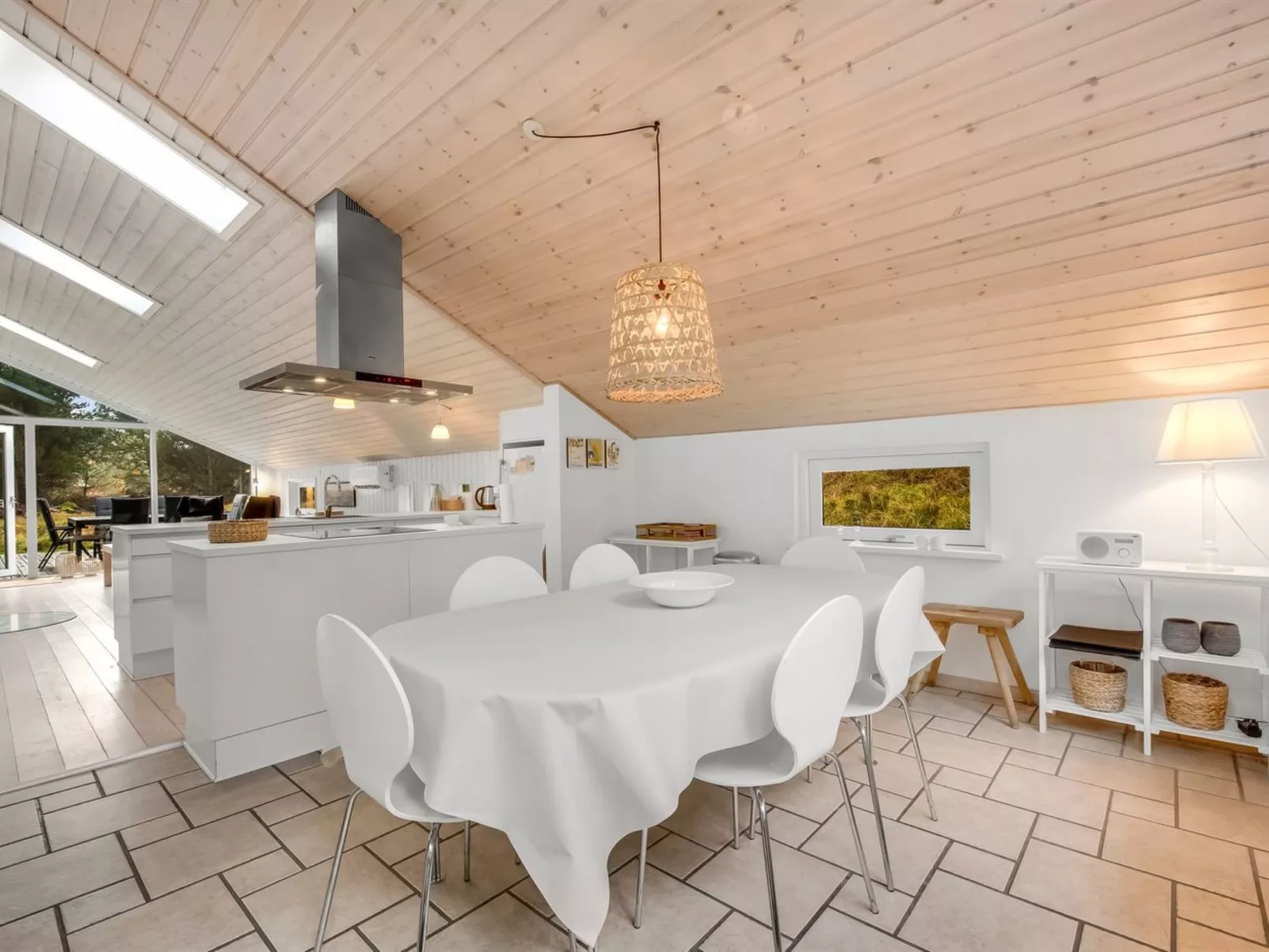 "Emila" - 2.2km from the sea-Binnen