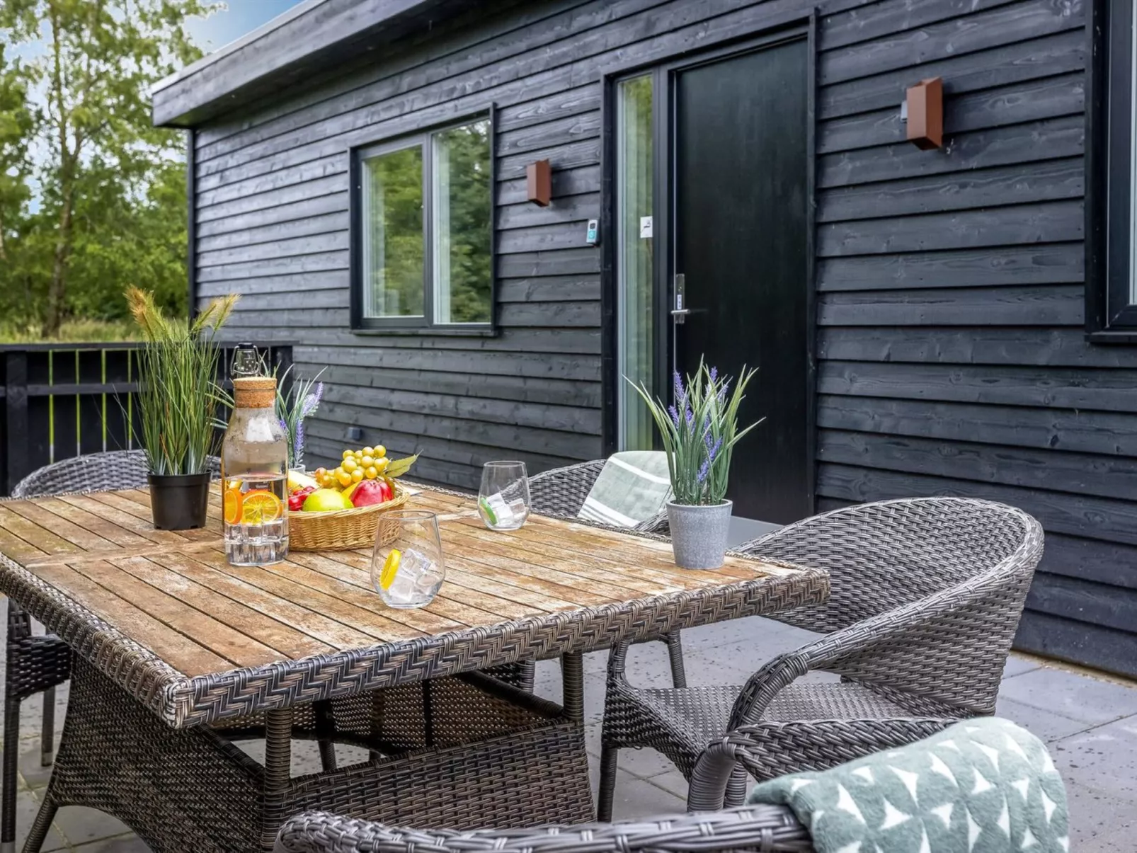 "Scalli" - 1.5km to the fjord-Buiten