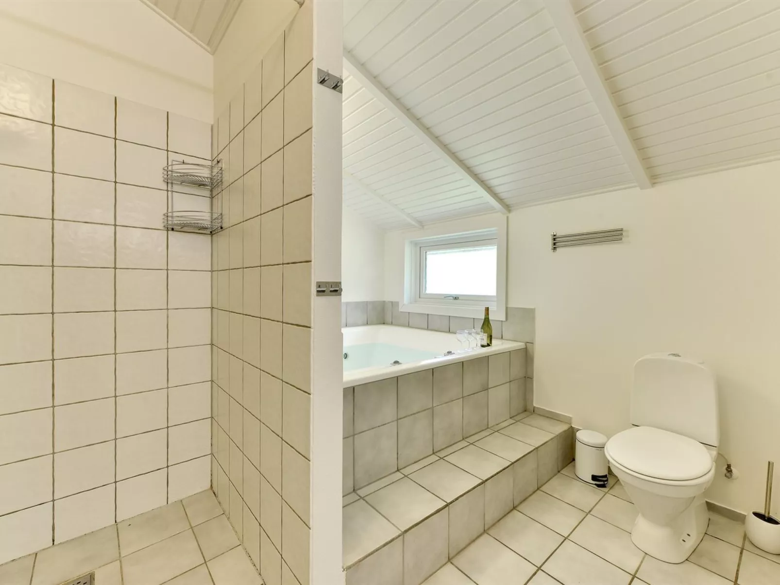 "Darina" - 1.5km from the sea-Binnen