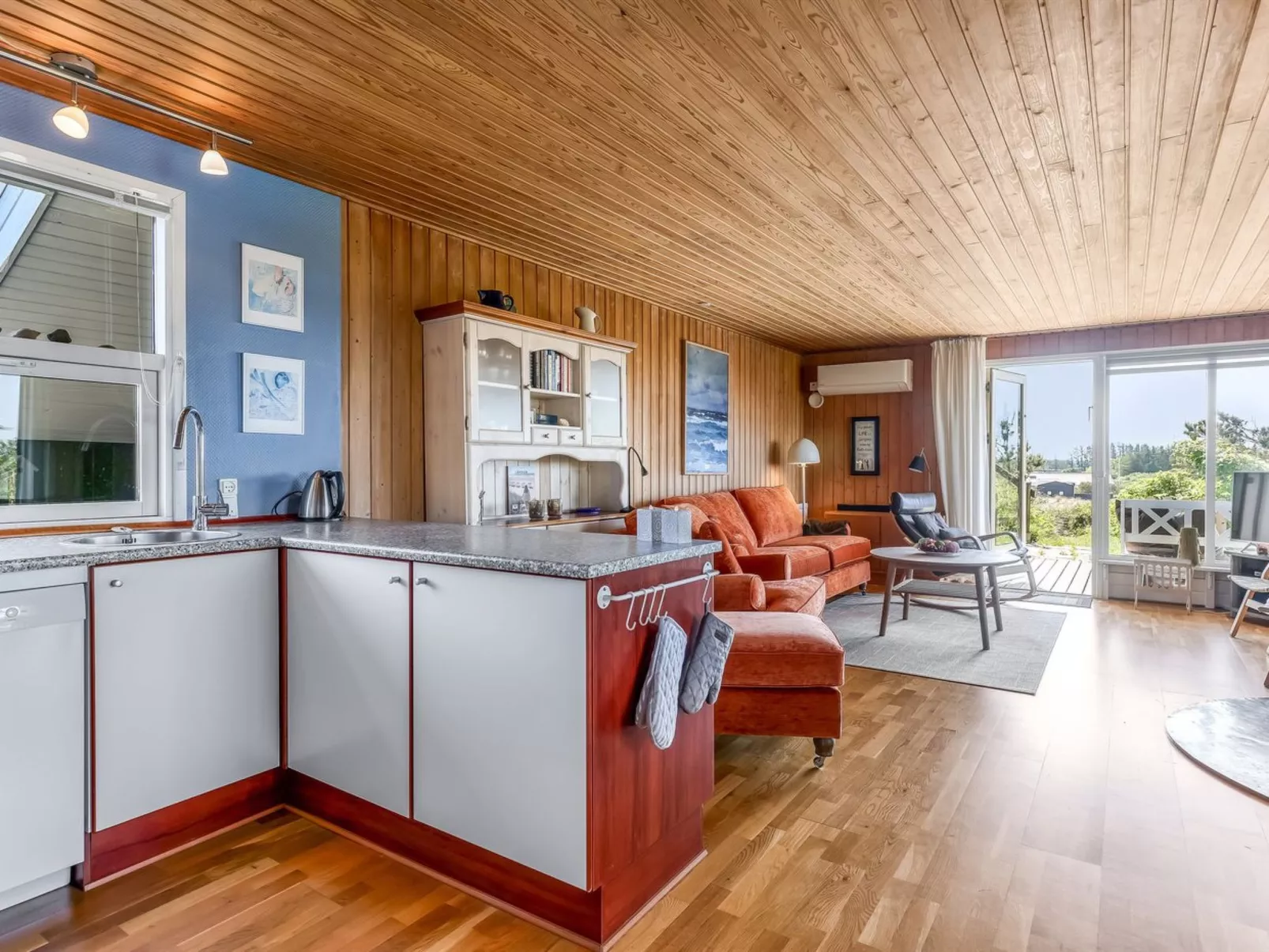 "Letje" - 500m from the sea-Binnen