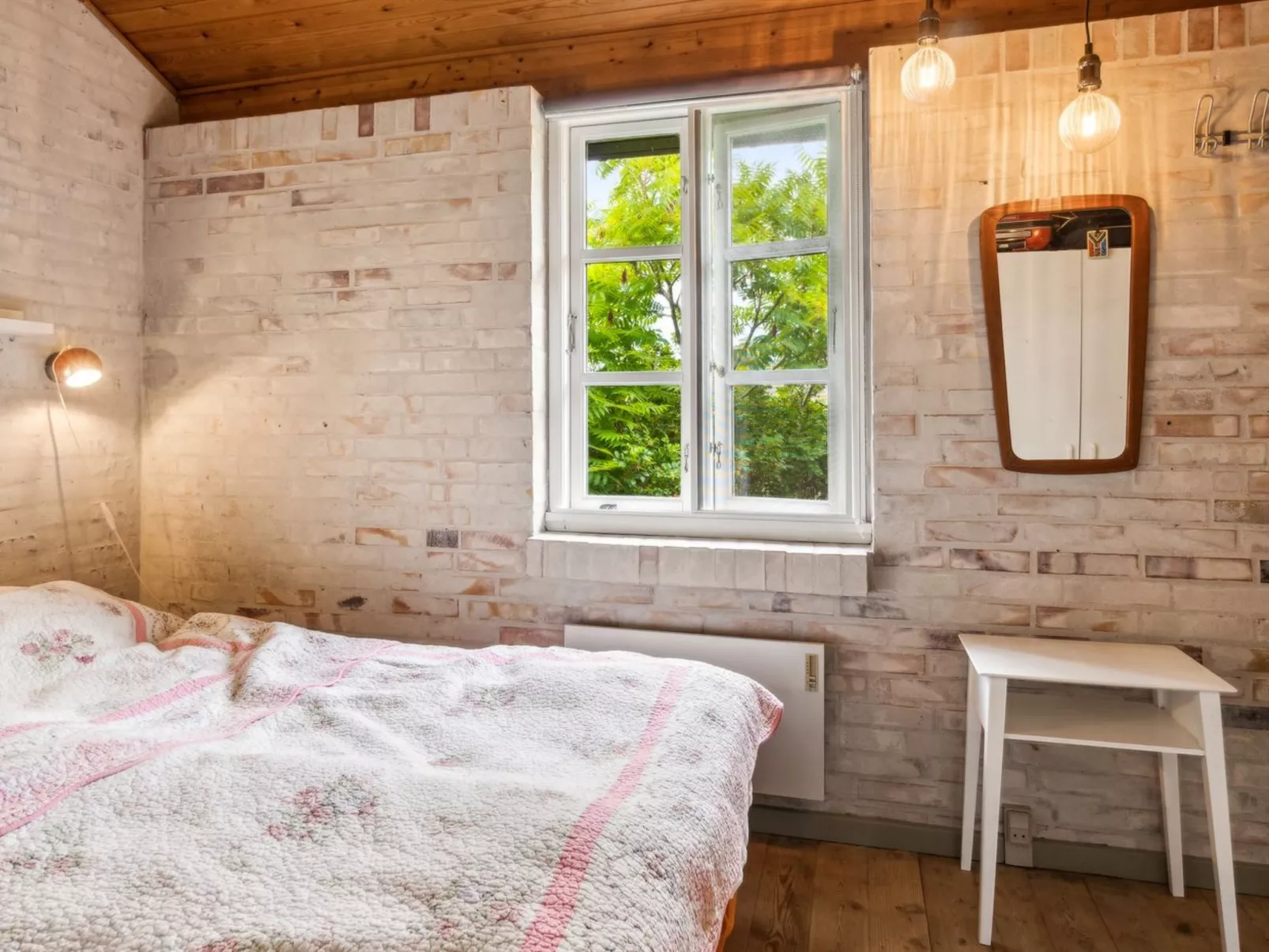 "Uschi" - 86m from the sea-Binnen