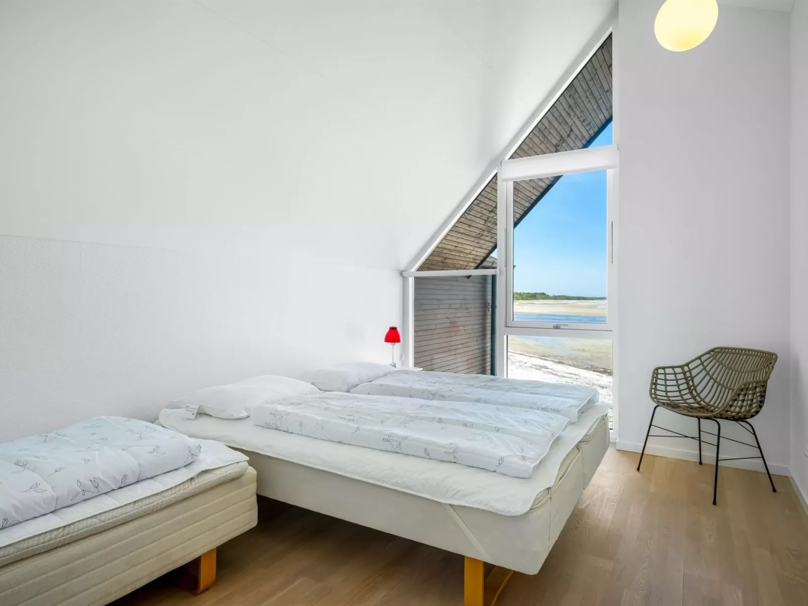 "Eleanore" - 25m from the sea-Binnen