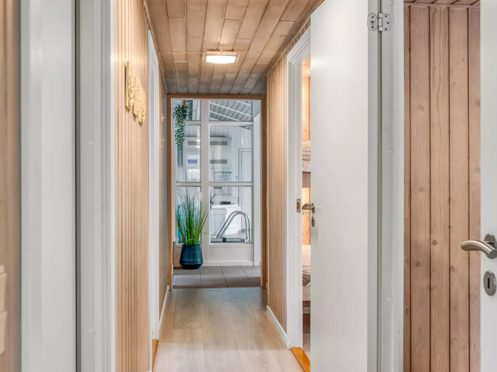 "Yngve" - 1.2km from the sea-Binnen