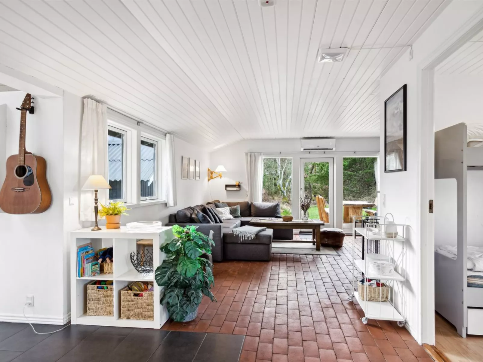 "Hermand" - 3.5km from the sea-Binnen