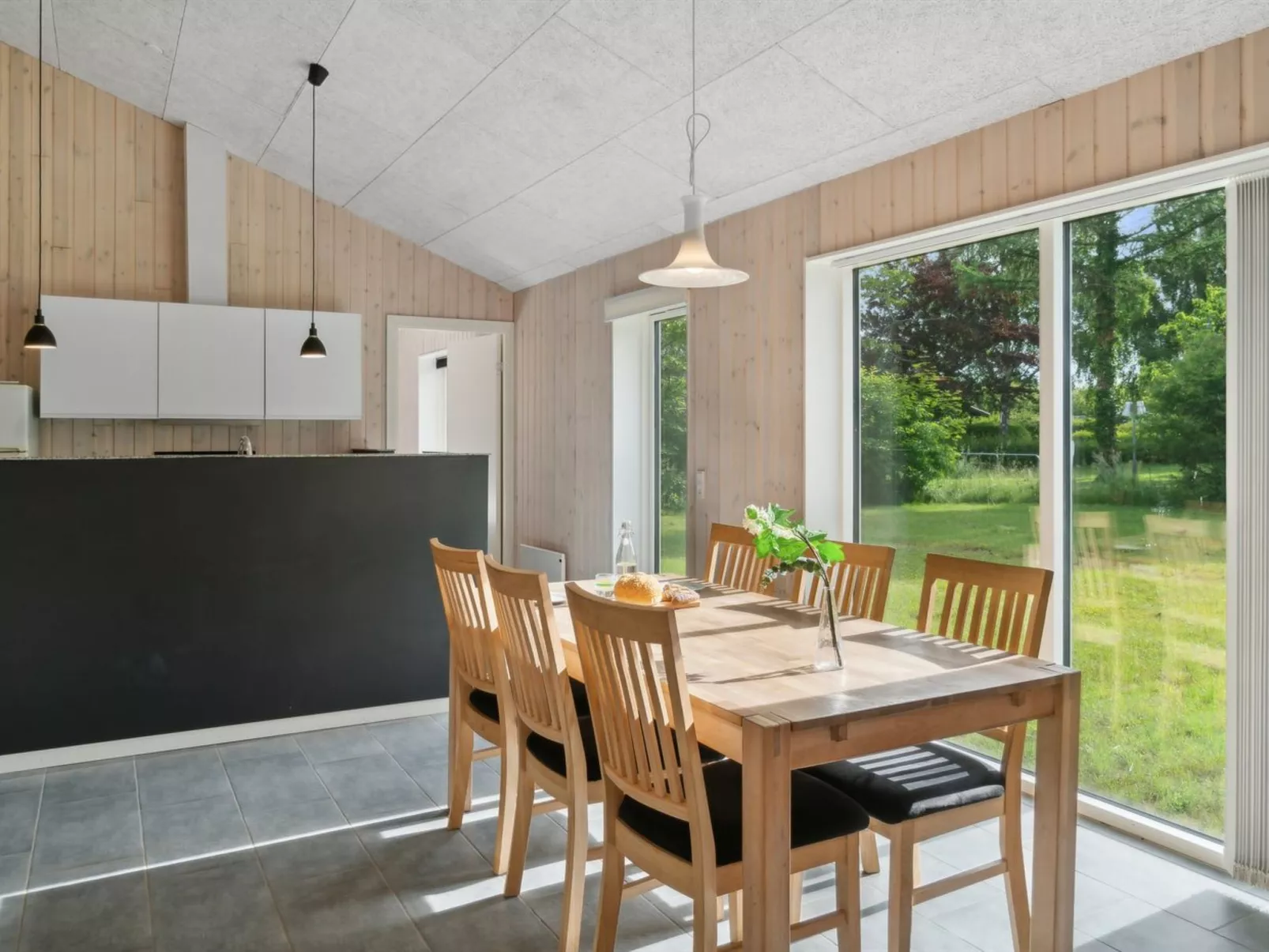 "Dorreth" - 3.2km from the sea-Binnen