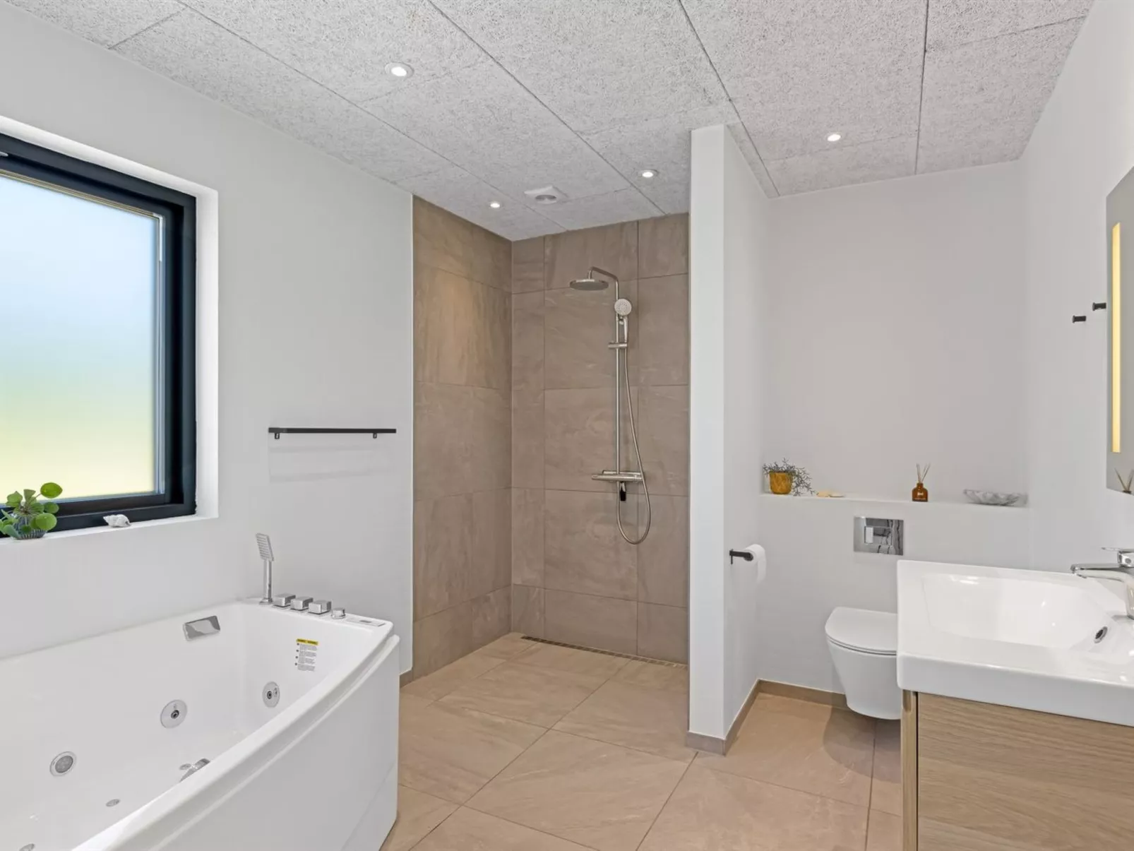 "Syni" - 450m from the sea-Binnen