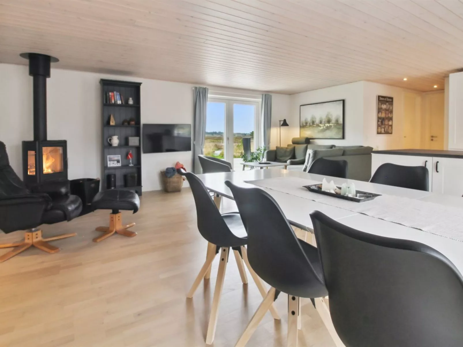 "Golubinka" - 2.5km from the sea-Binnen