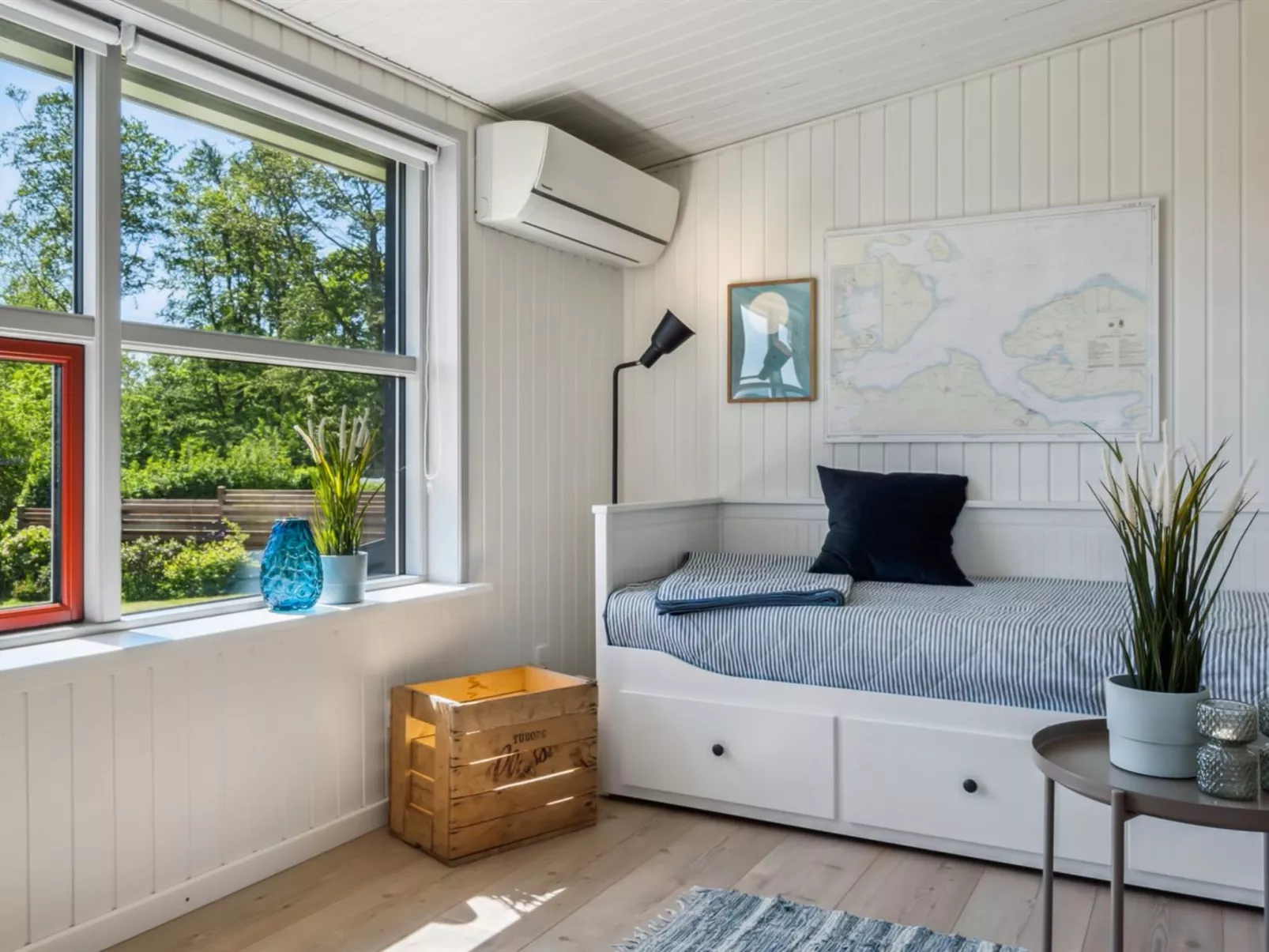 "Fokke" - 450m from the sea-Binnen