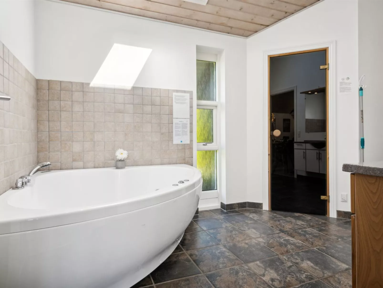 "Gunva" - 30km from the sea-Binnen