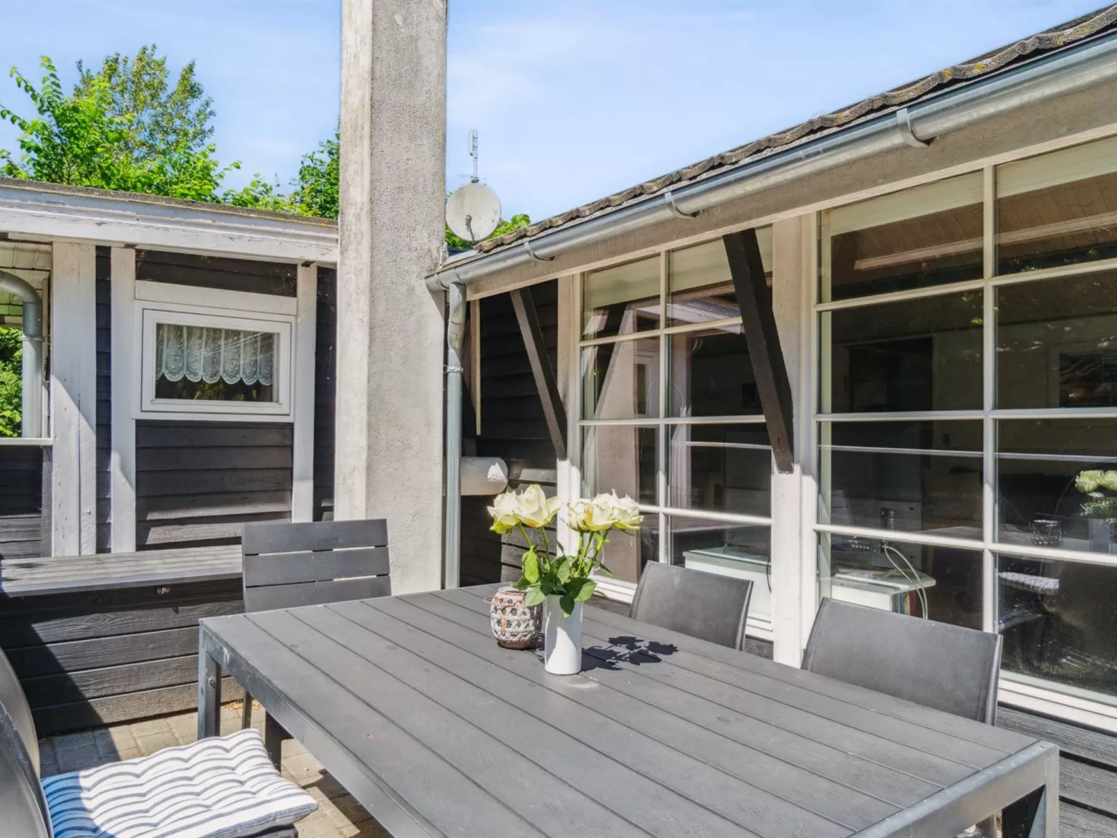 "Horsten" - 270m from the sea-Buiten