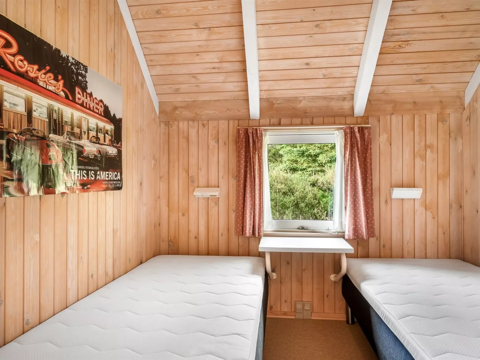 "Elenor" - 1.1km from the sea-Binnen