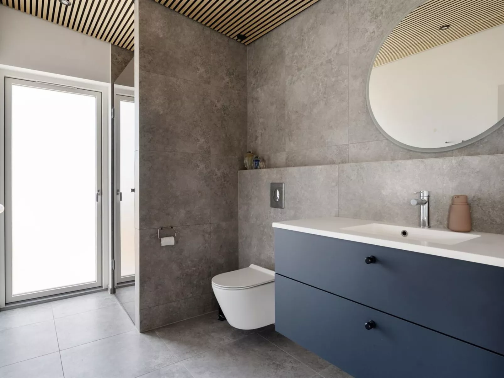 "Lyder" - 400m from the sea-Binnen