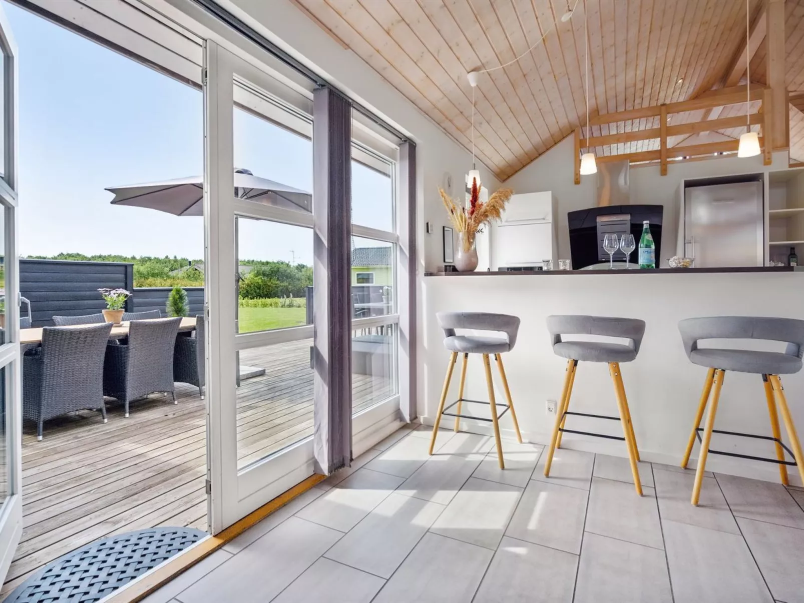 "Hakan" - 900m from the sea-Binnen