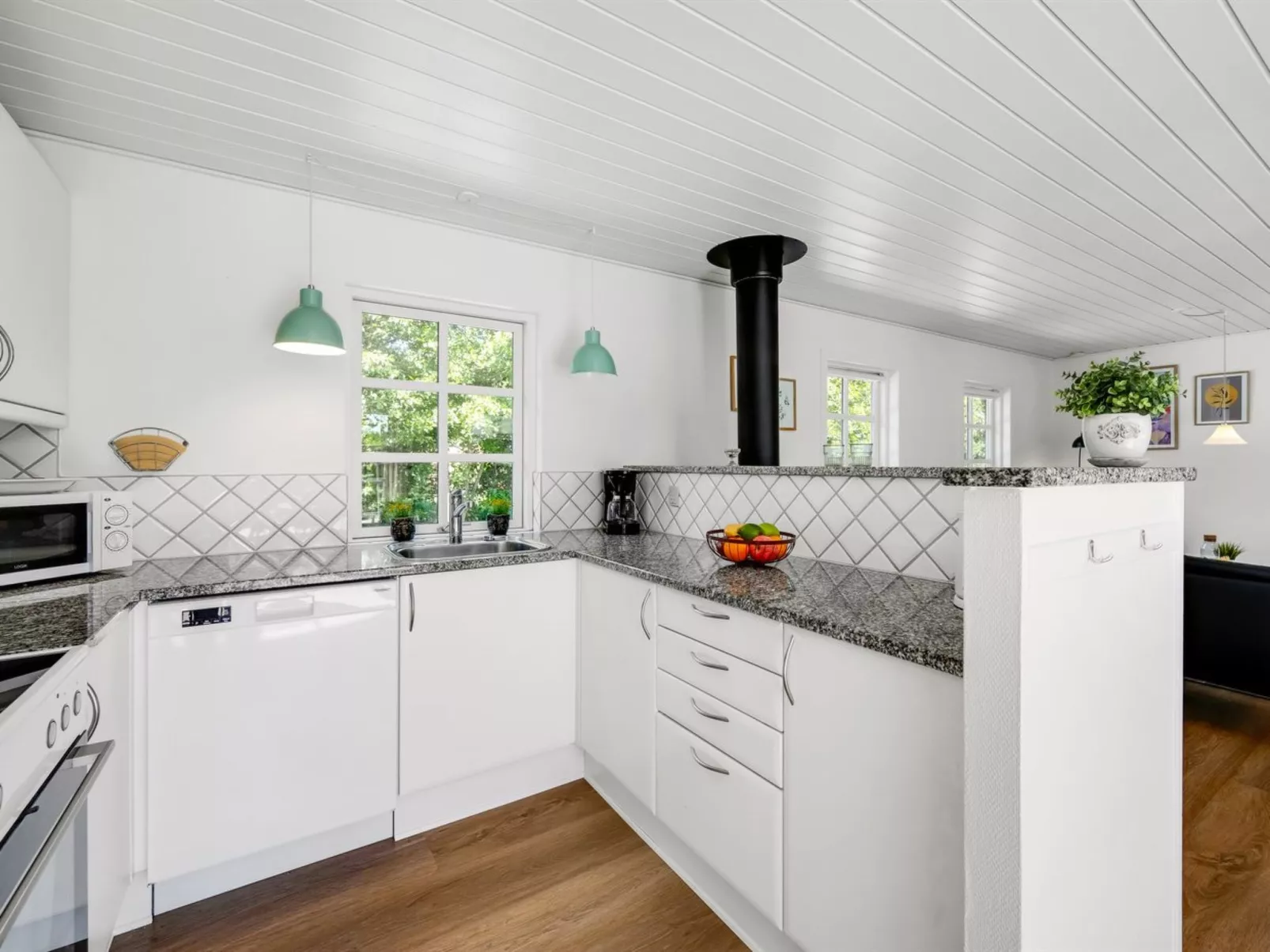 "Holga" - 400m from the sea-Binnen