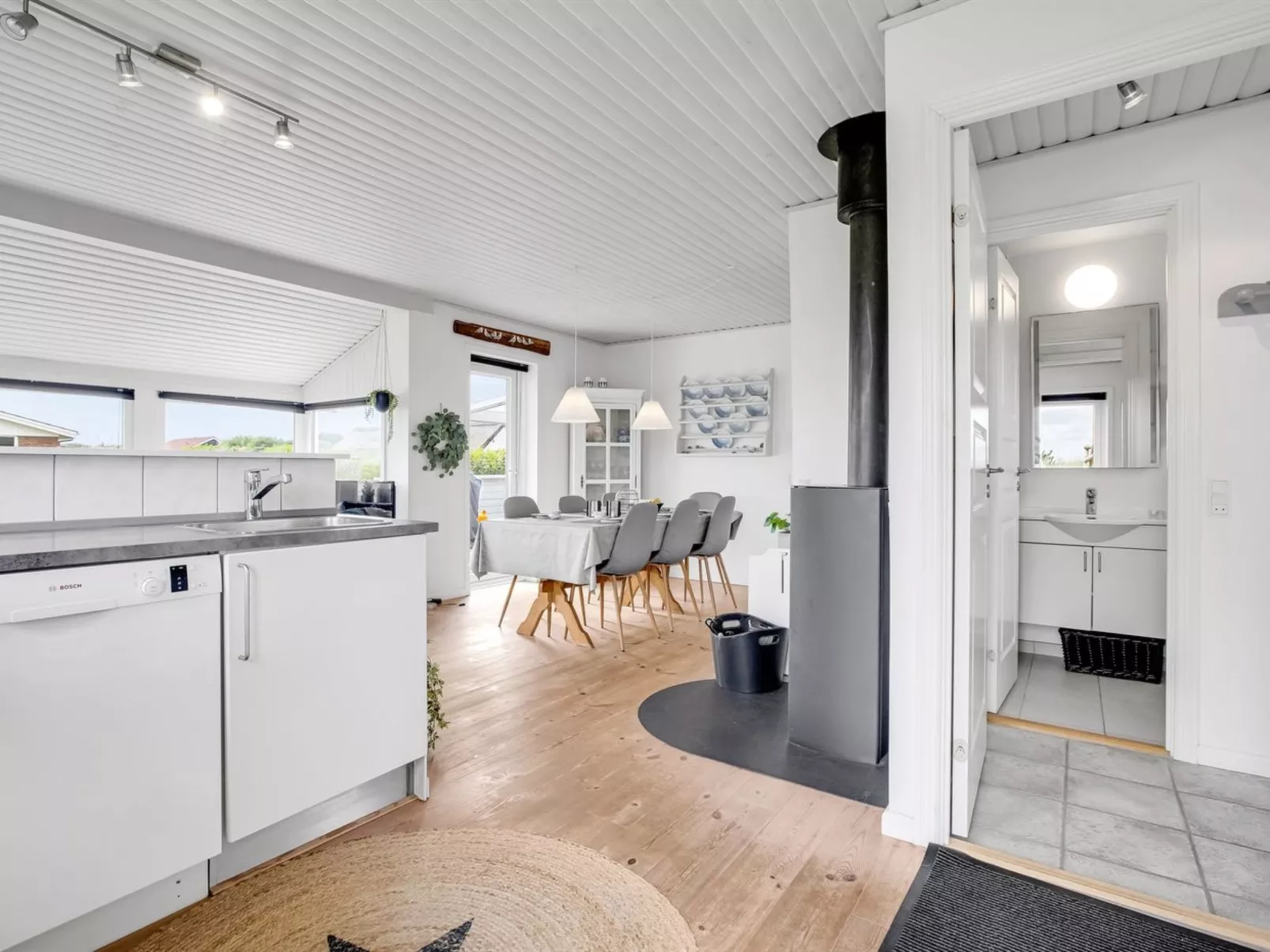 "Hejdi" - 650m from the sea-Binnen