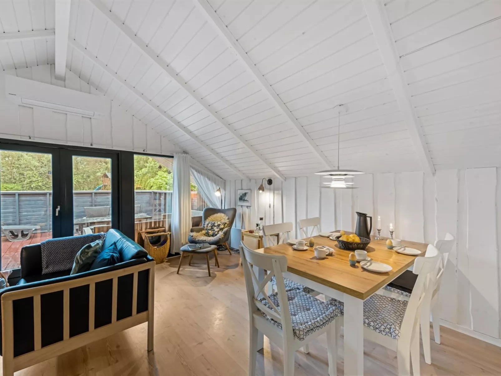 "Giselle" - 10km from the sea-Binnen