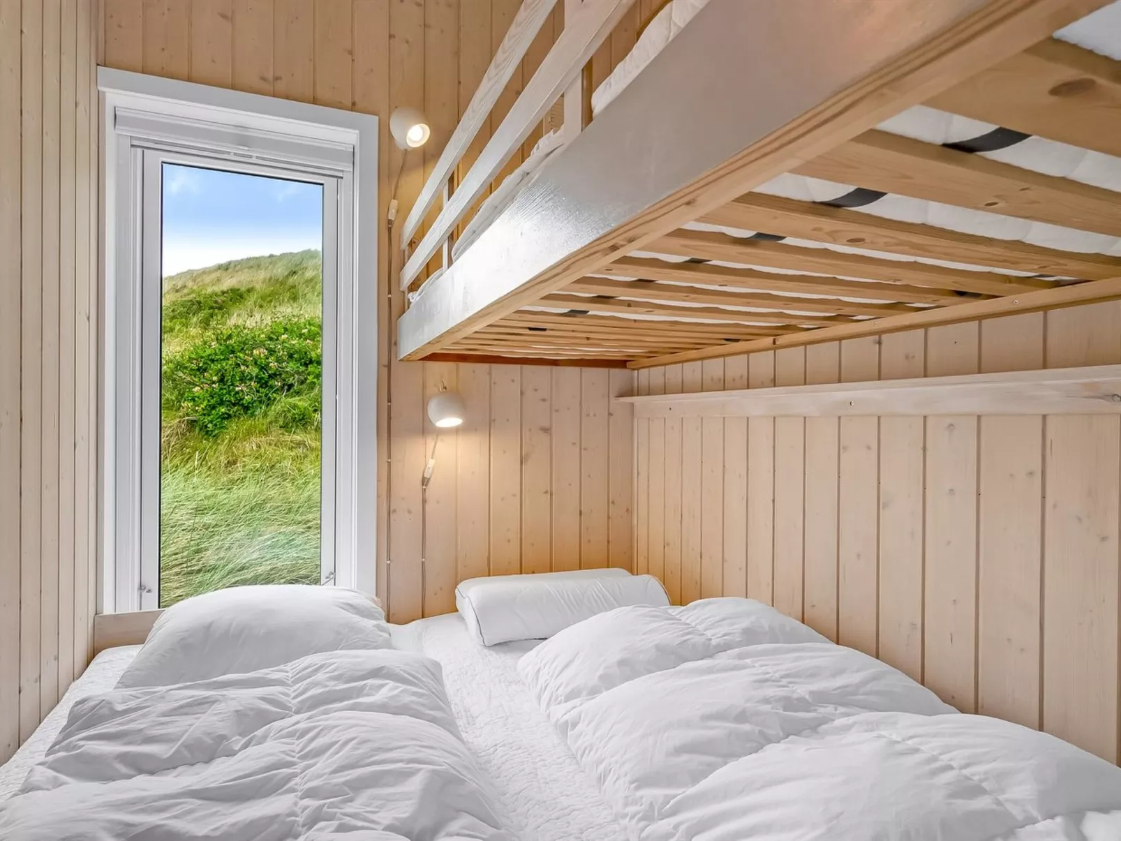 "Paaske" -  from the sea-Binnen