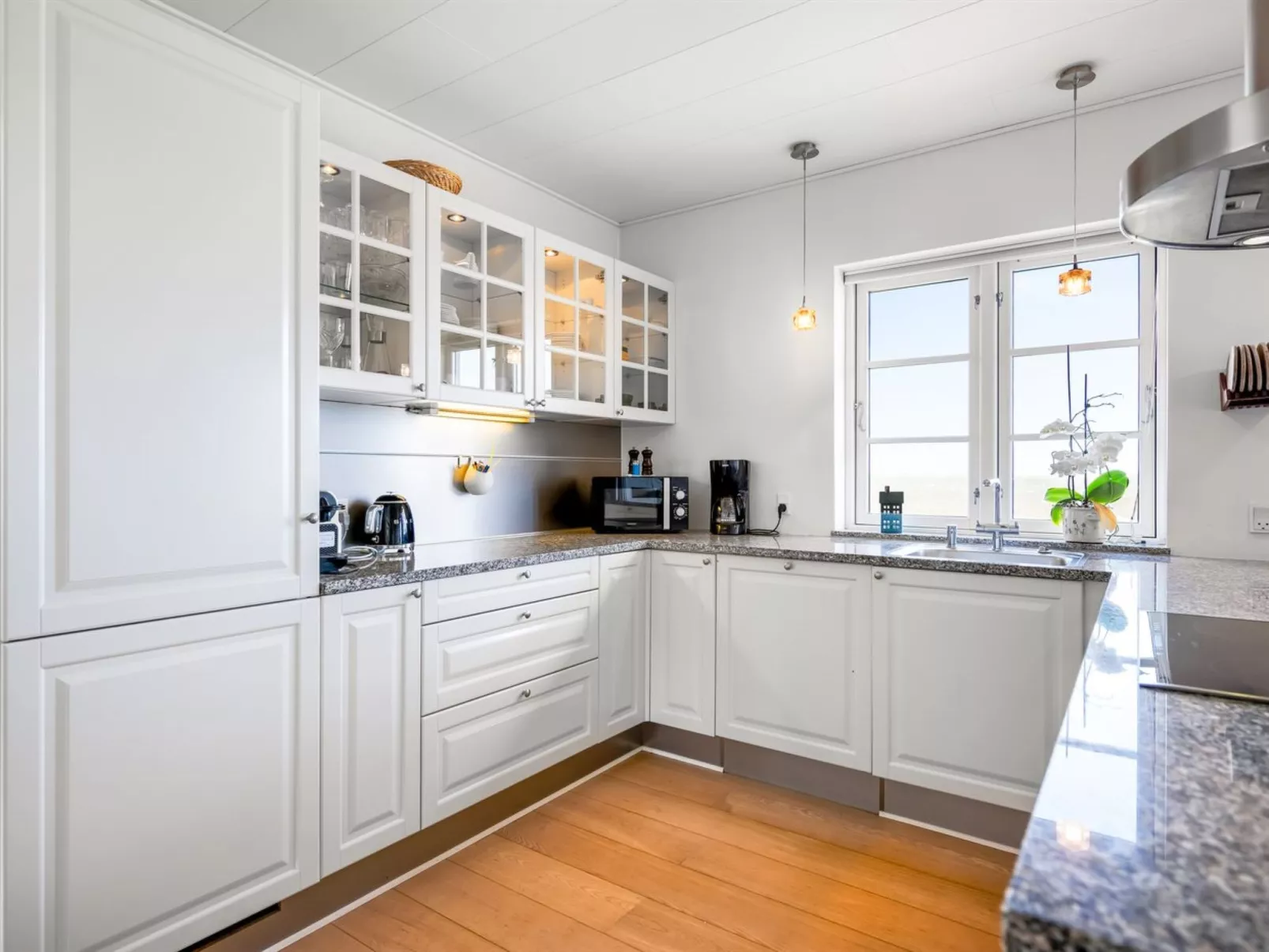 "Evamaria" - 10m from the sea-Binnen