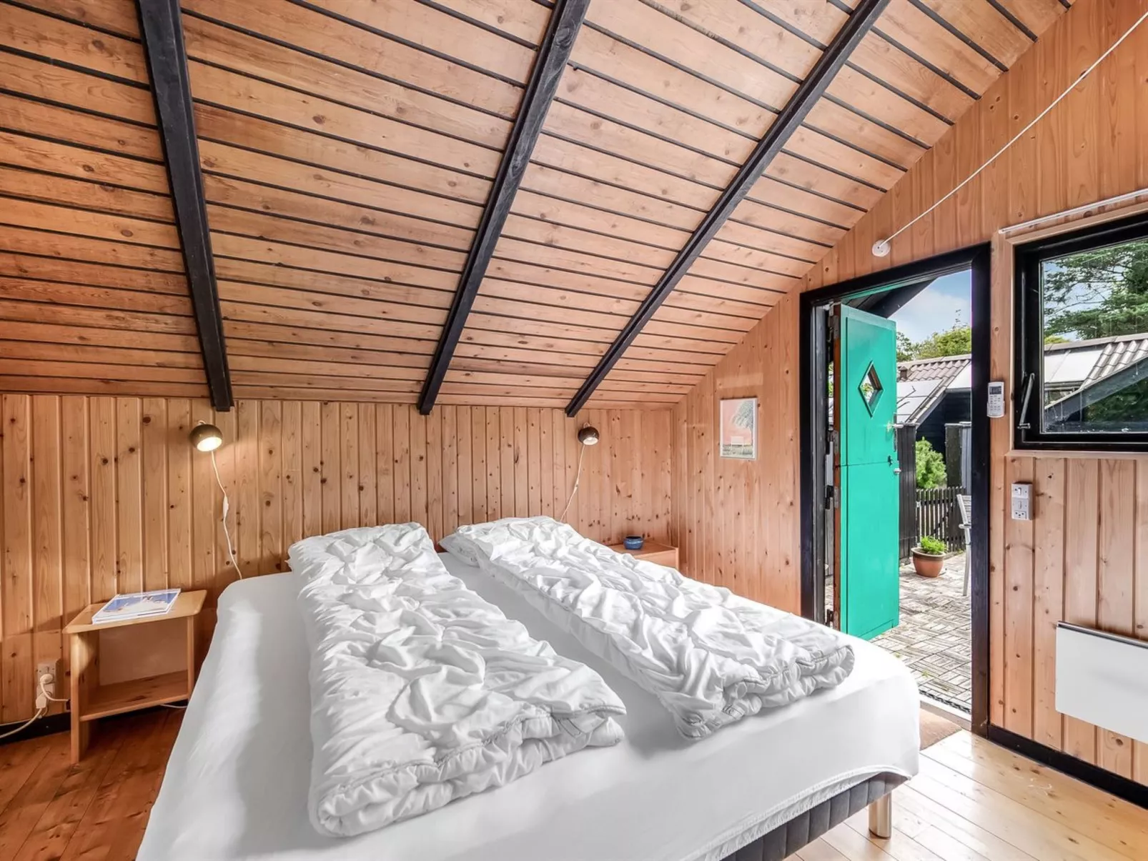 "Kadife" -  from the sea-Binnen