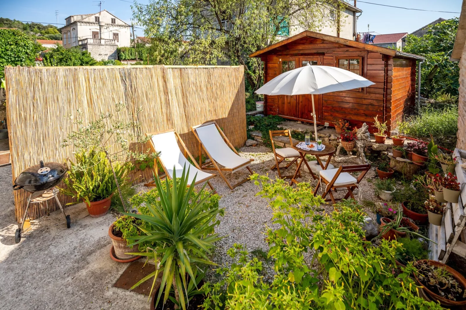 Stone House Harmony -Studio Apartment with Patio and Garden View ( 2 )-Buitenlucht