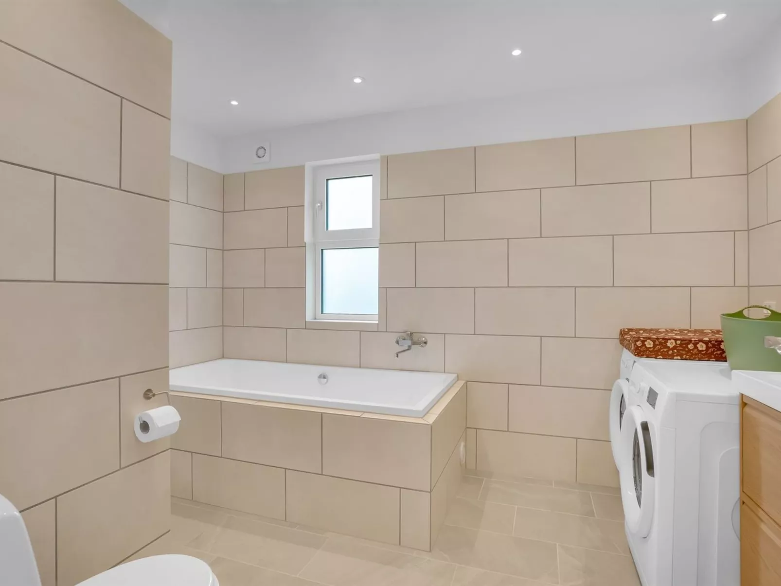 "Rajna" - 250m from the sea-Binnen