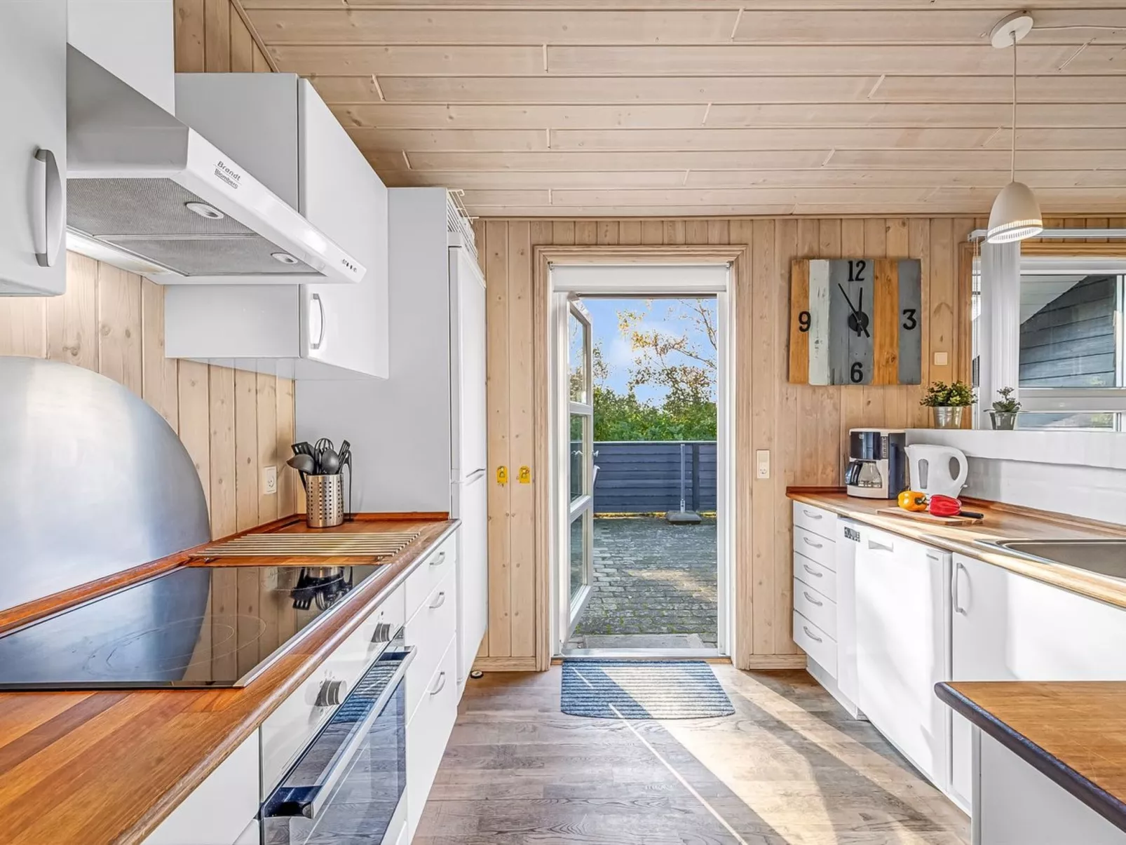 "Efka" - 600m to the fjord-Binnen