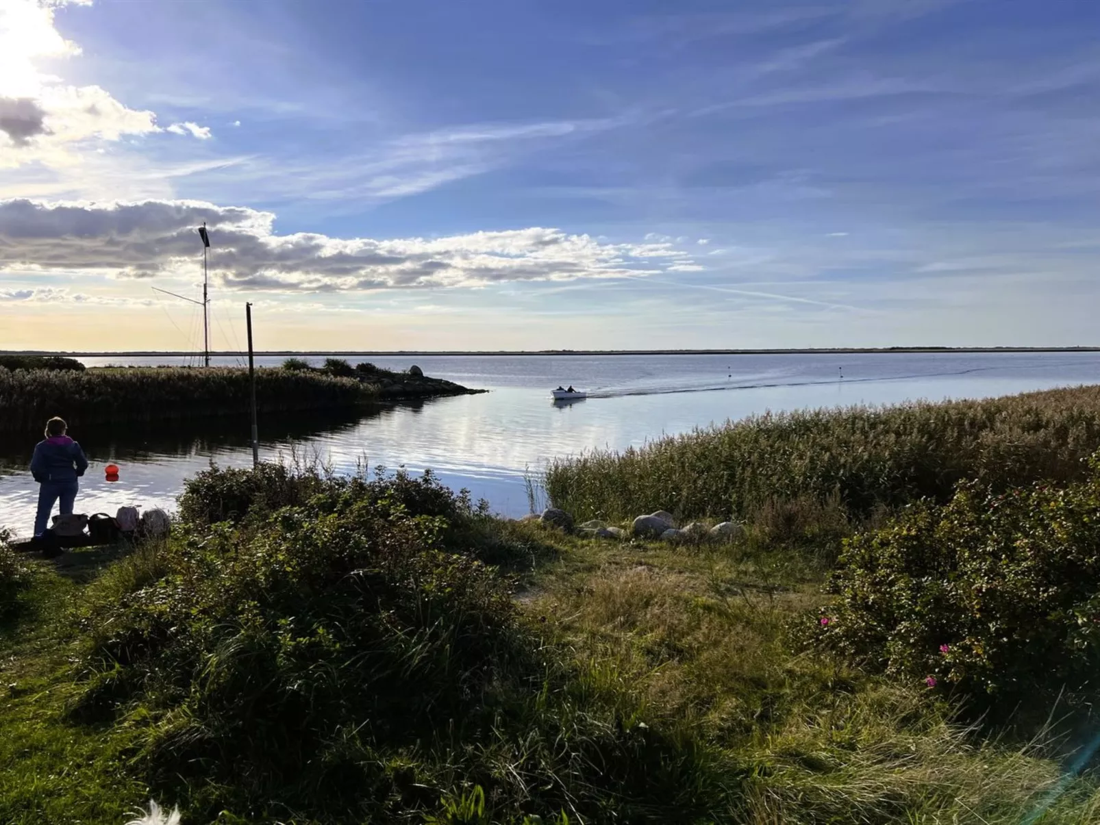 "Ronja" - 100m to the fjord-Buiten