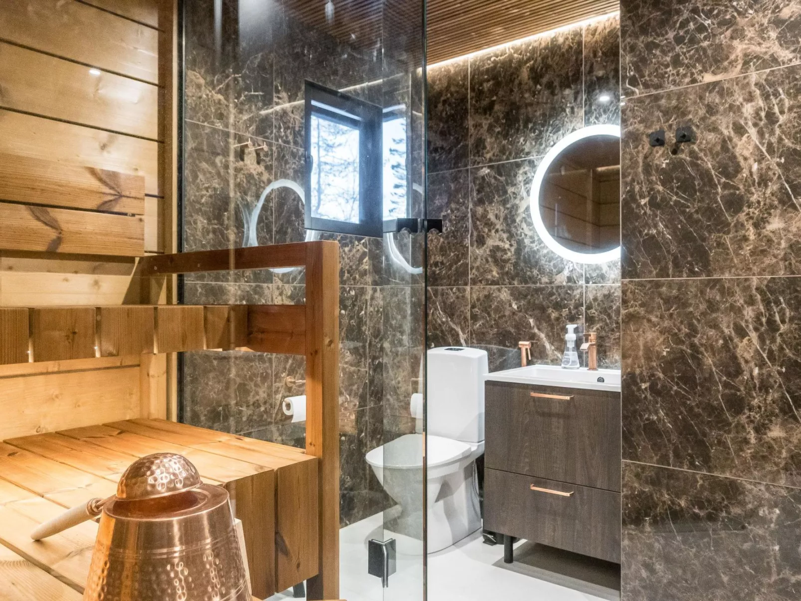 Levin kuiskaus-Binnen