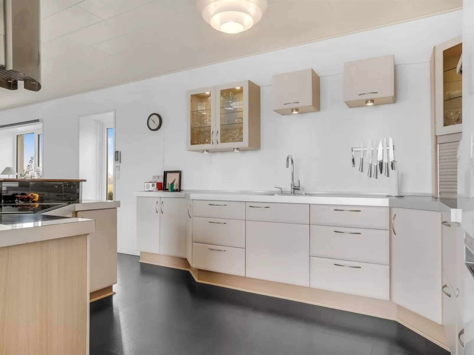 "Kora" - 2km from the sea-Binnen