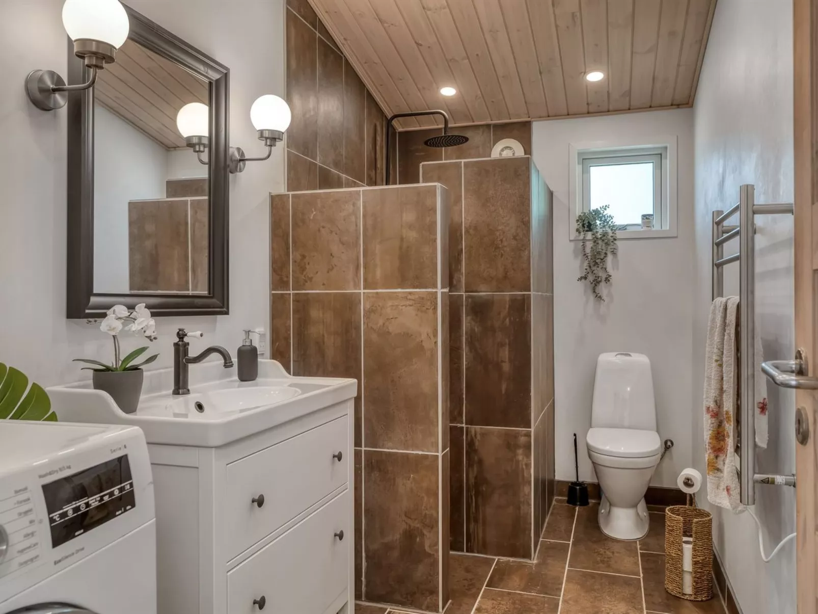 "Riitta" -  from the sea-Binnen