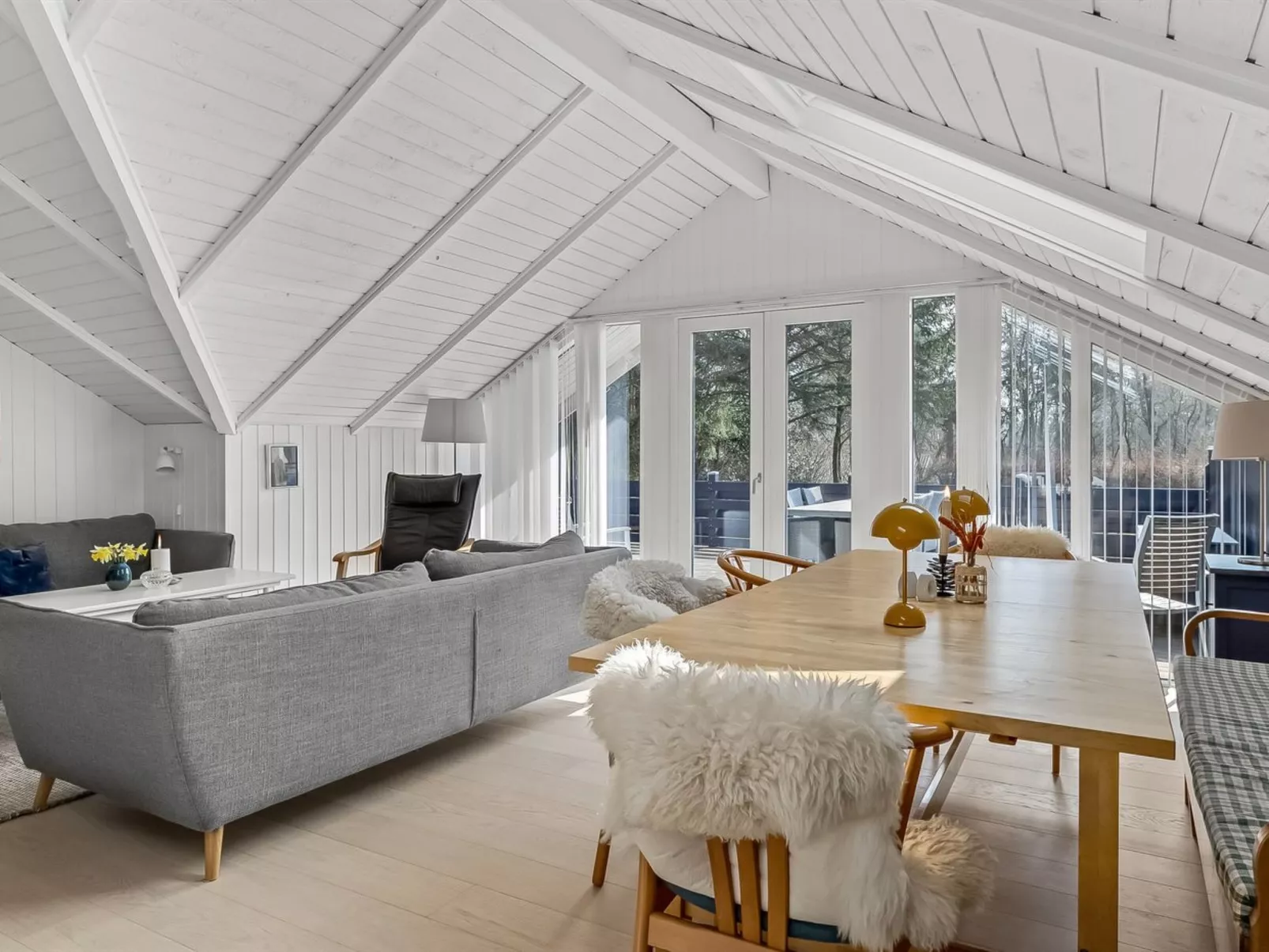 "Mila" - 30km from the sea-Binnen