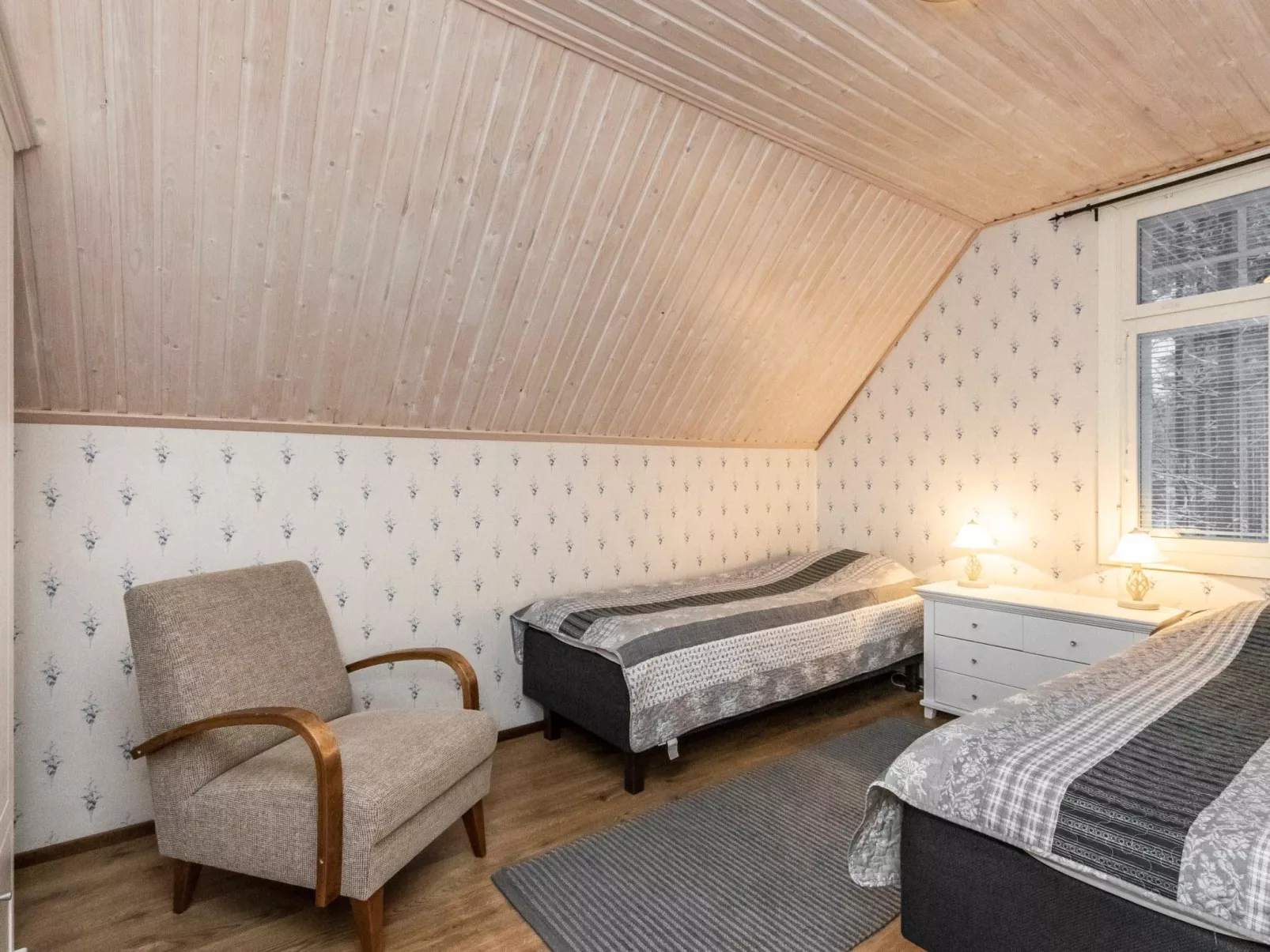 Eemilin huvila-Binnen