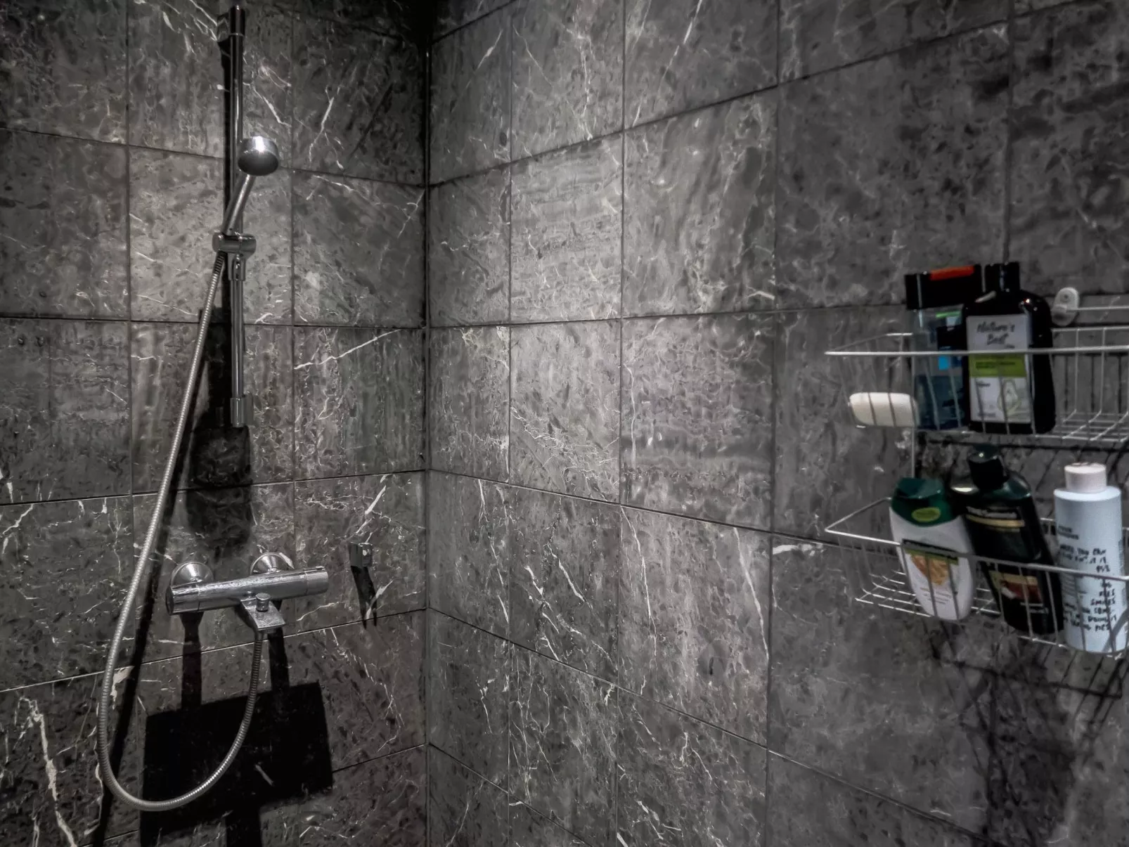 Saaruan aurinko-Binnen