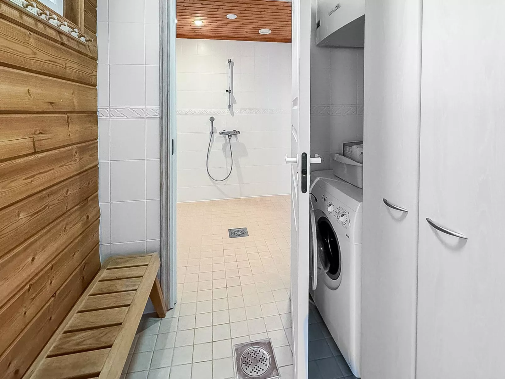 Villa taikavuosseli-Binnen