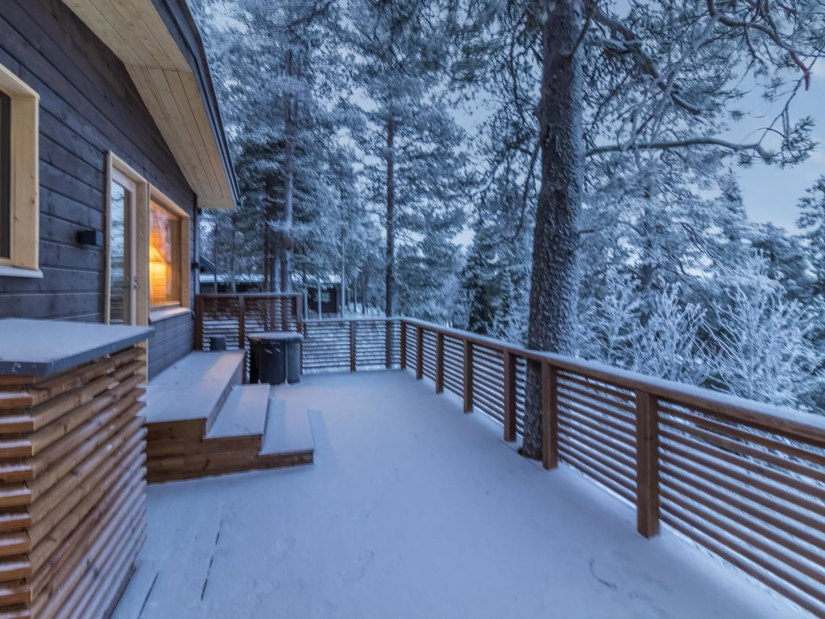 Kelokaltiokylän maja 22-Binnen