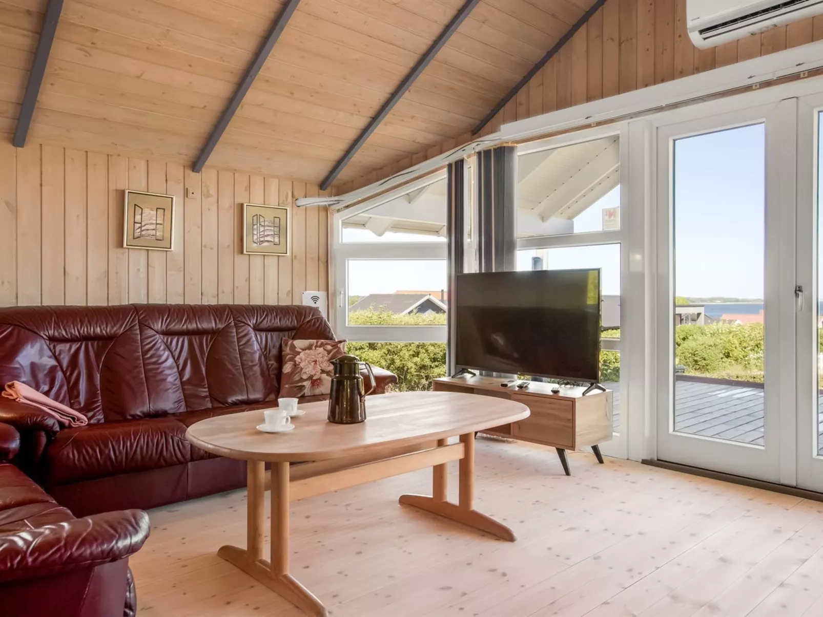 "Hoghni" - 300m from the sea-Binnen