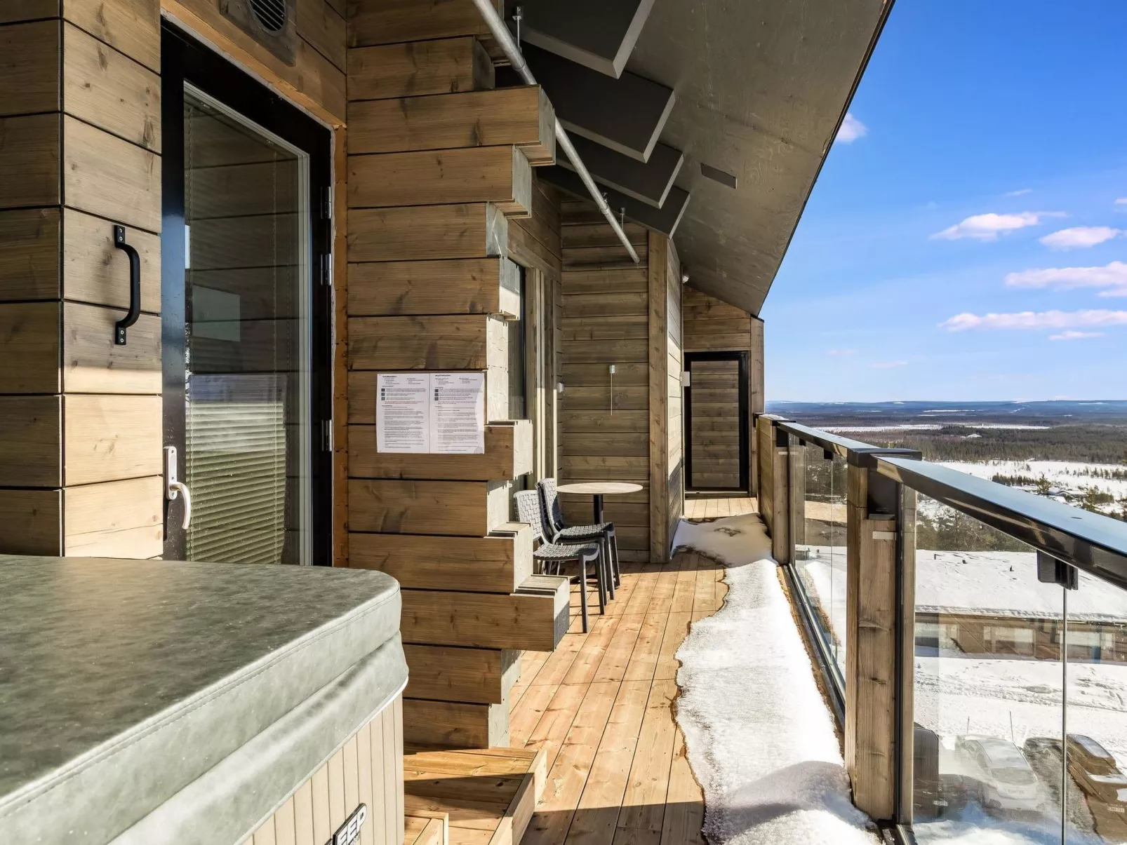 Uniikki 75, c402-Binnen