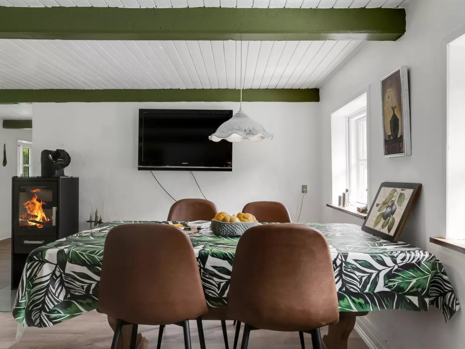 "Aatos" - 2km from the sea-Binnen