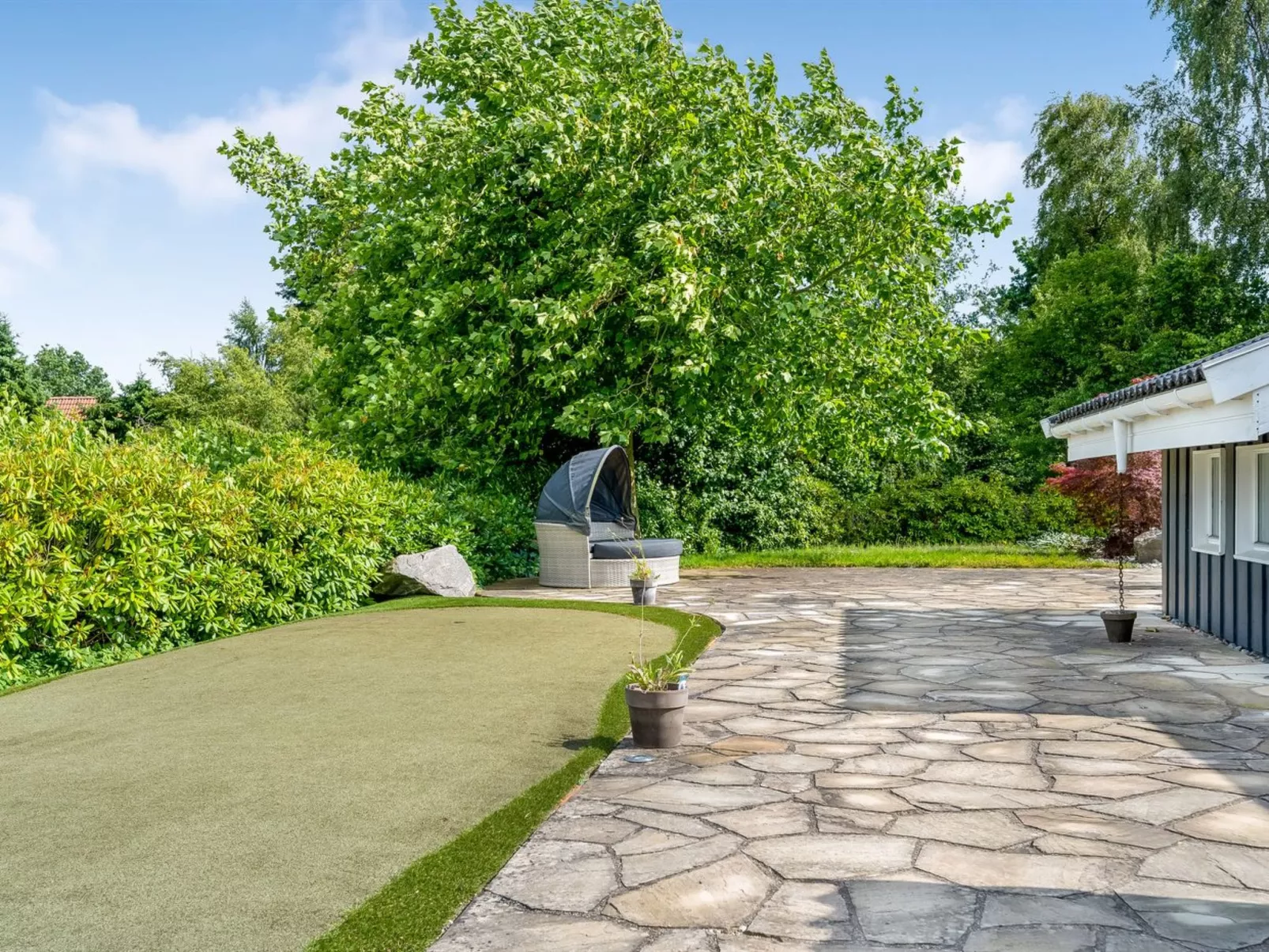 "Ellie" - 700m from the sea-Buiten