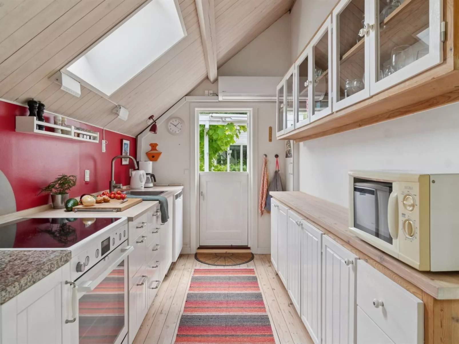 "Helfrida" - 925m from the sea-Binnen