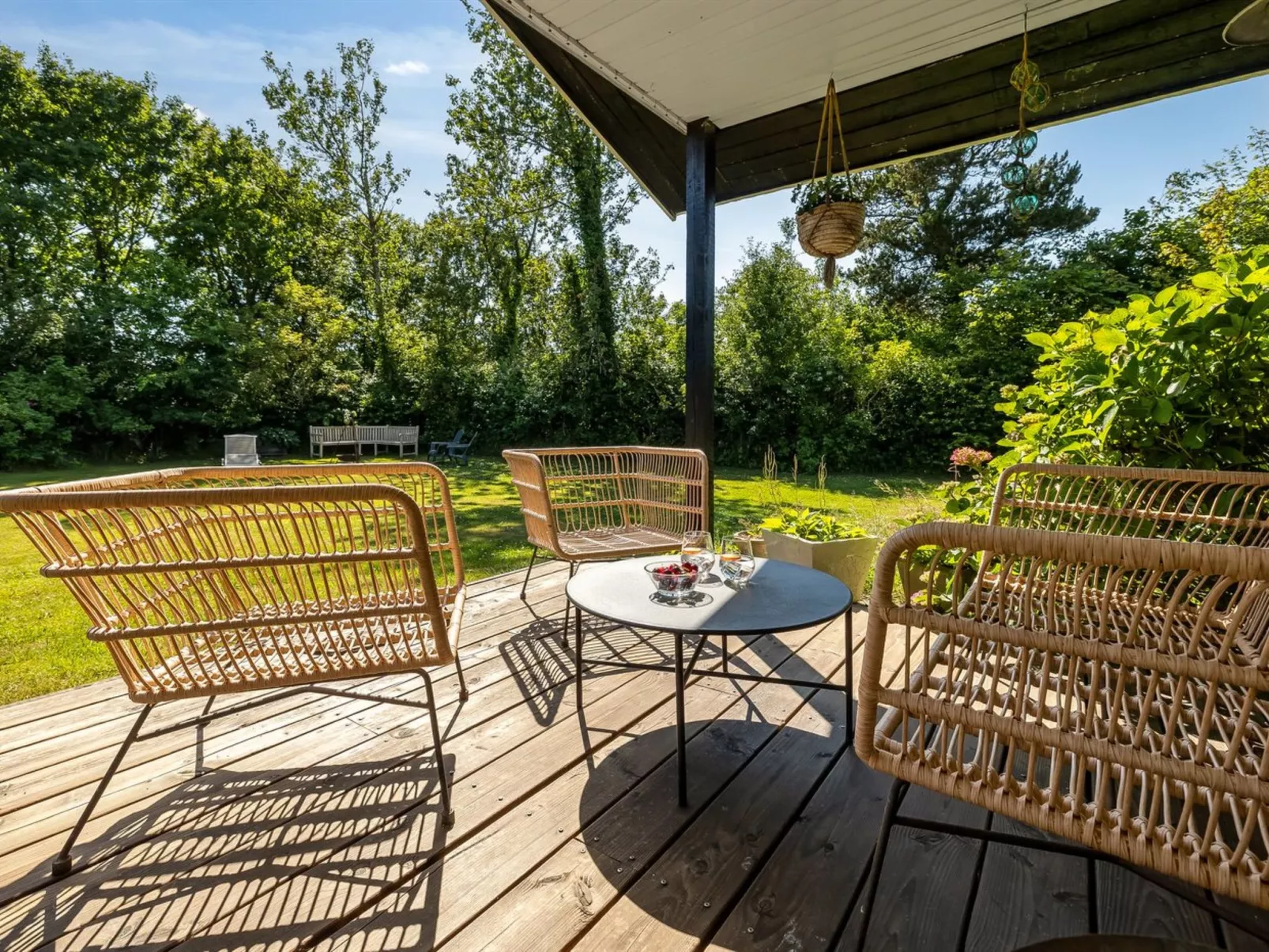 "Voitto" - 1km to the fjord-Buiten