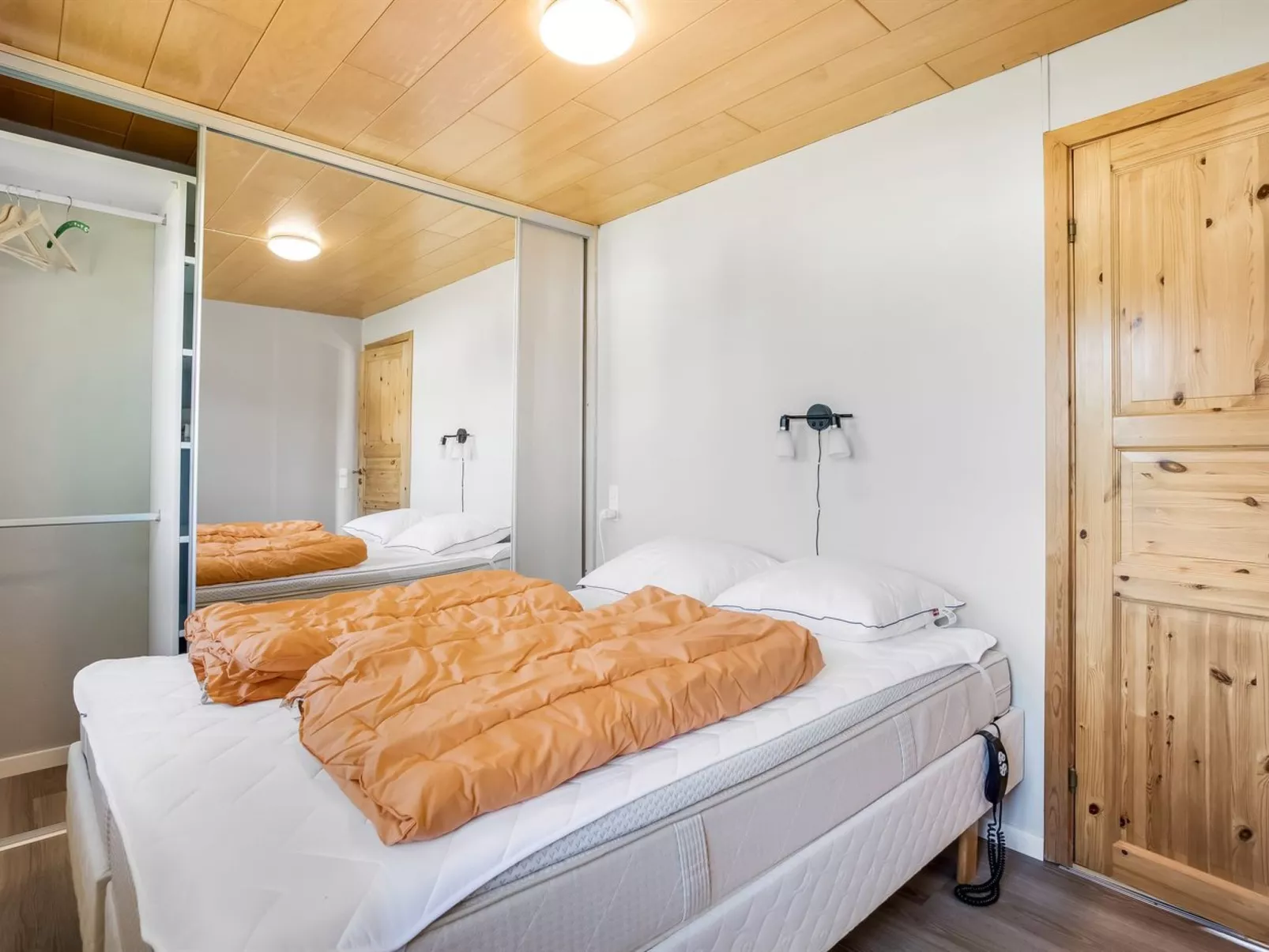 "Tecumseh" - 300m from the sea-Binnen