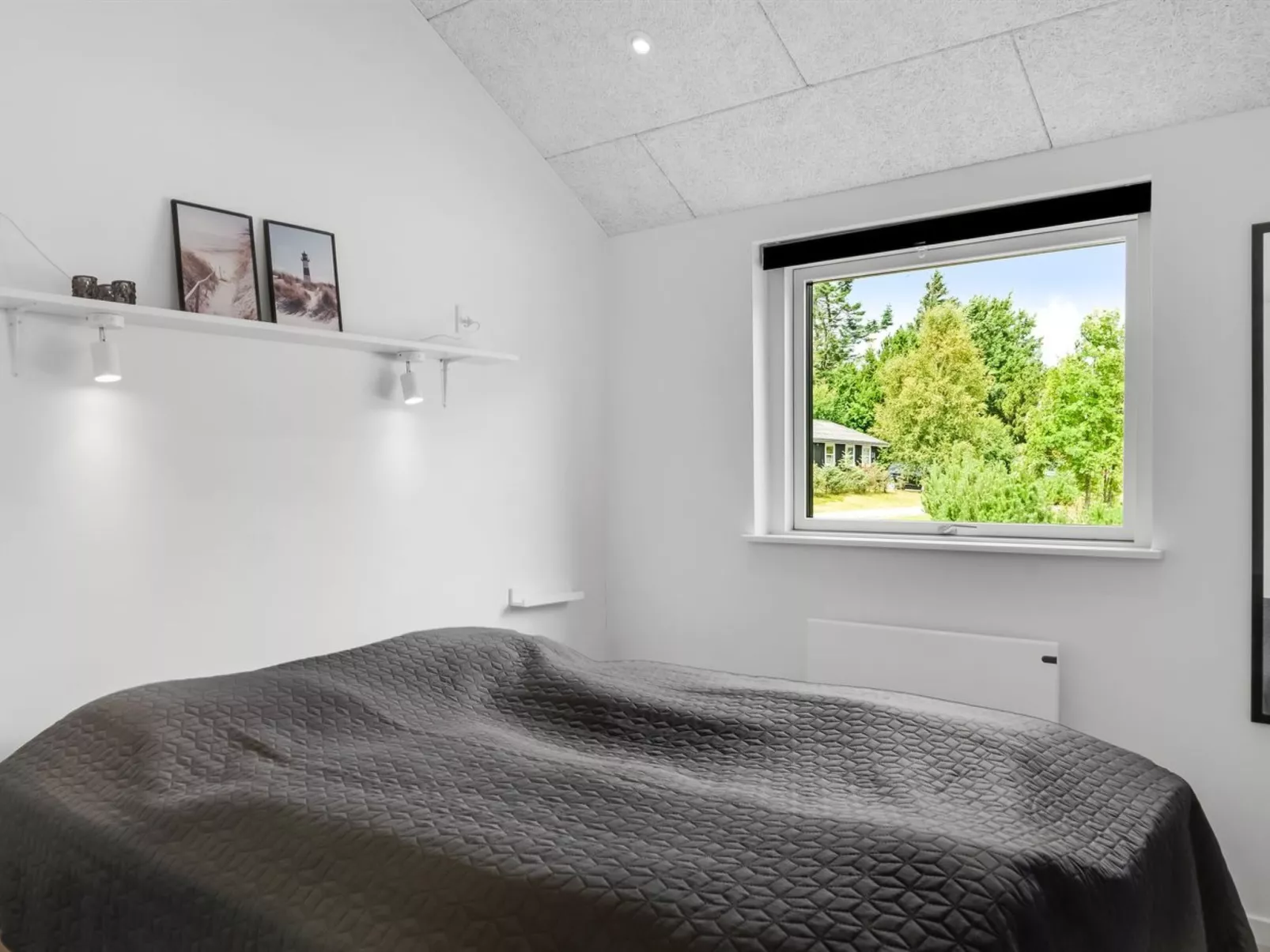 "Abiorn" -  from the sea-Binnen