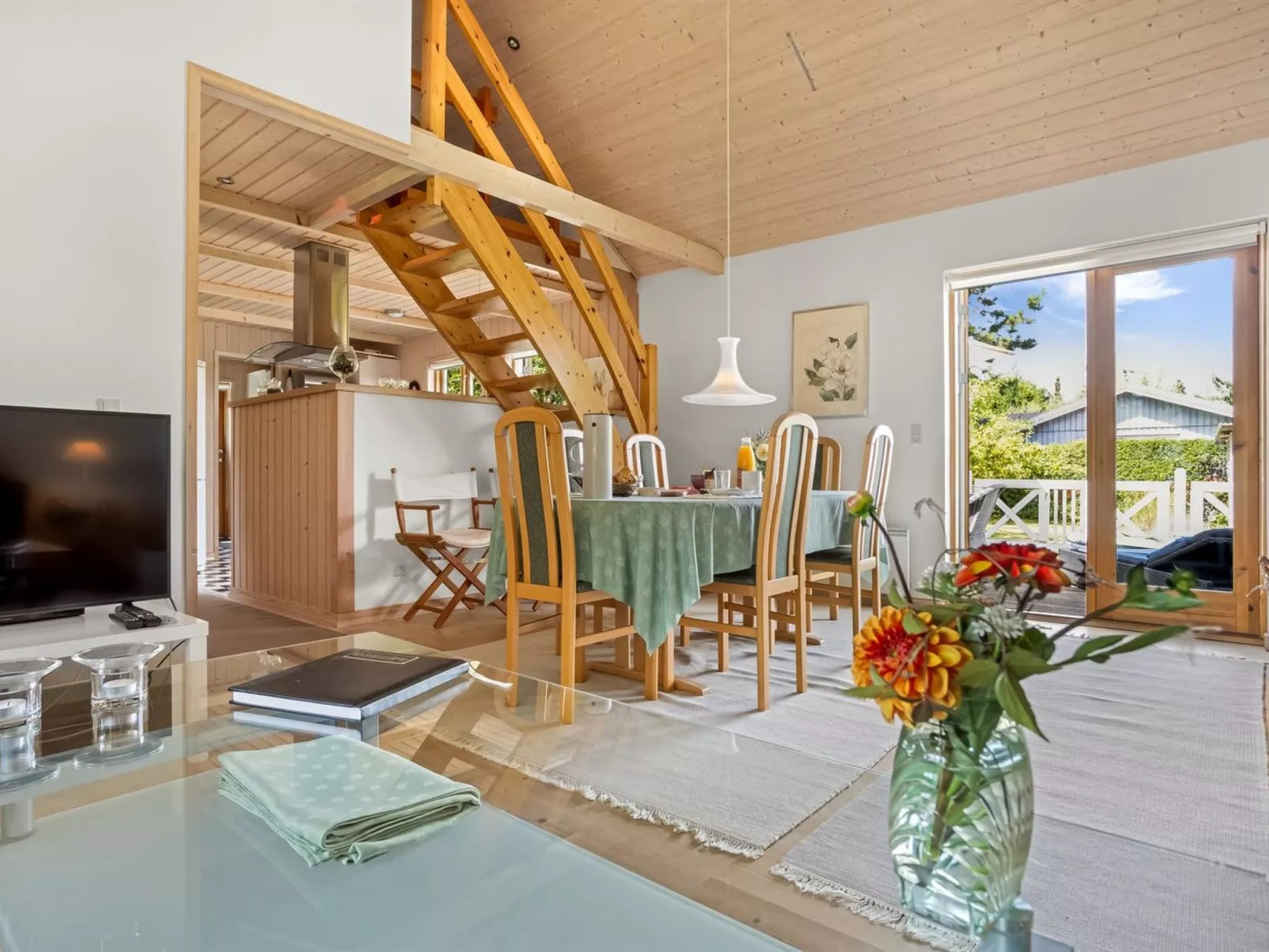 "Elviira" - 200m from the sea-Binnen