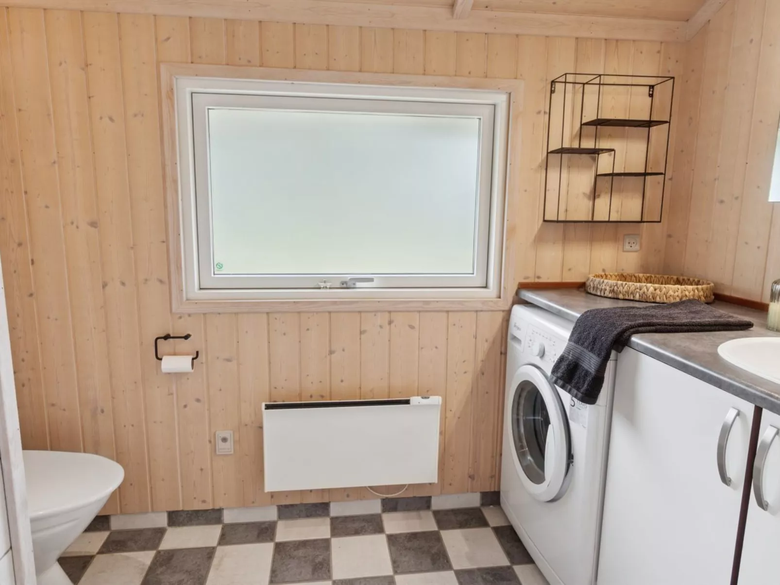 "Emelita" - 175m from the sea-Binnen