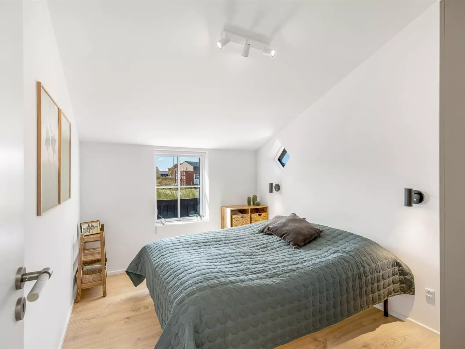 "Tjure" - 500m from the sea-Binnen