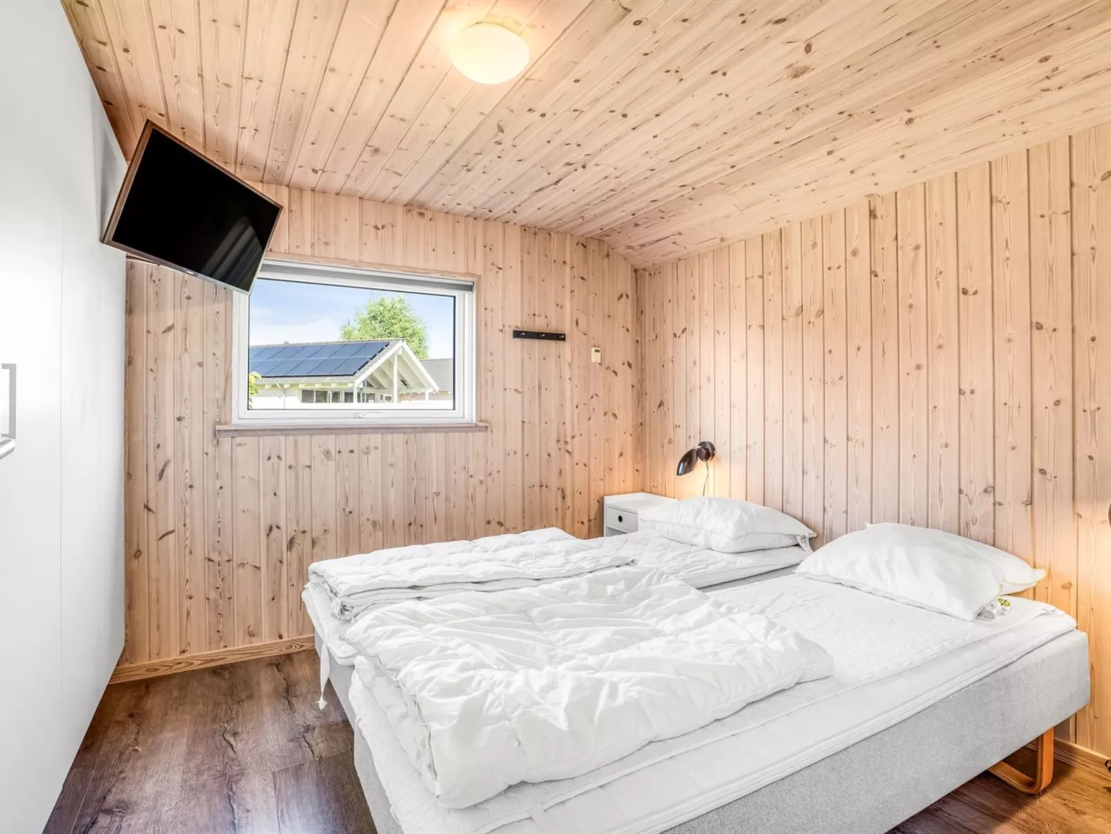 "Jurgis" - 900m from the sea-Binnen